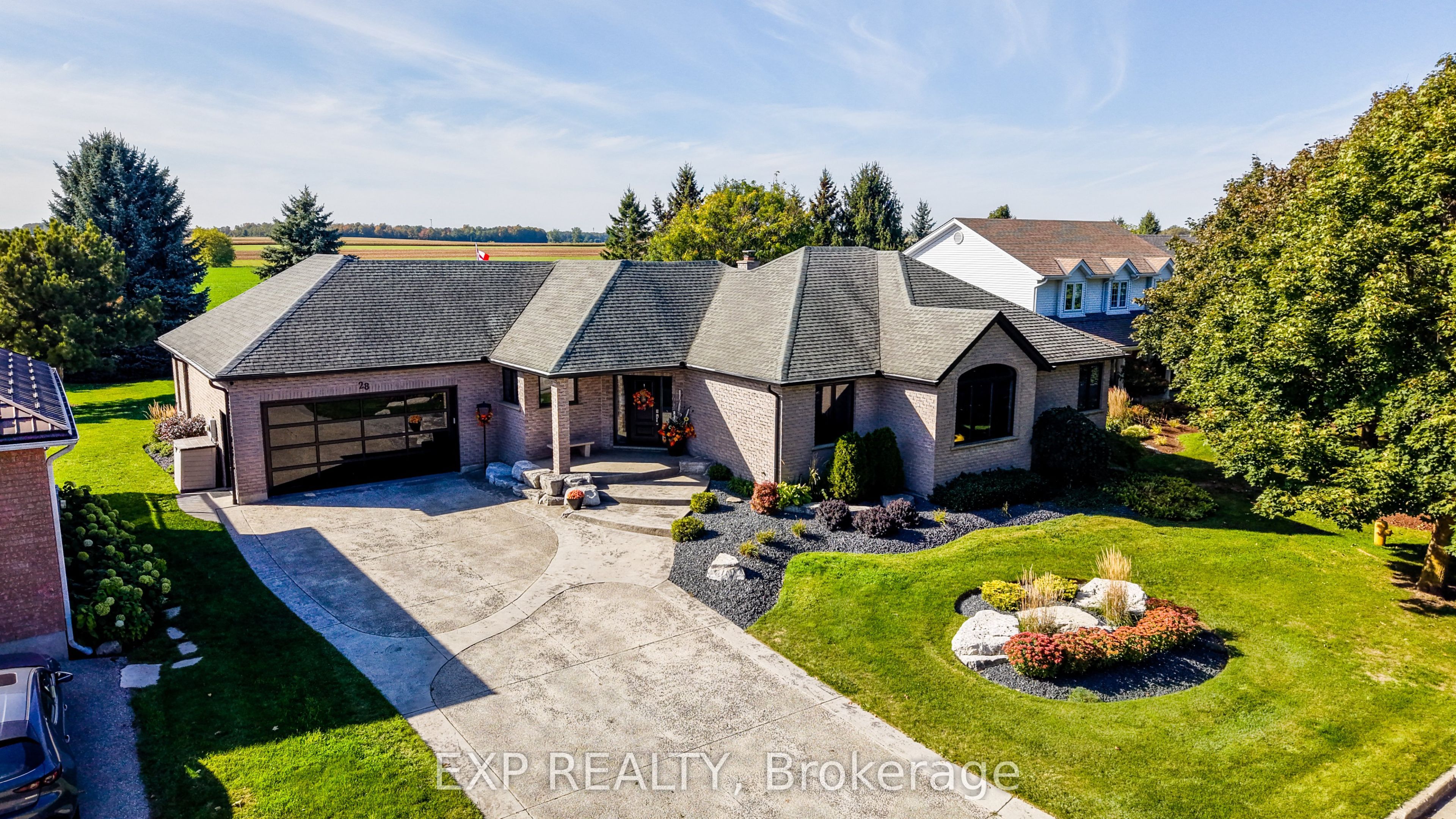 28 Musselman Crescent Property Photo 4