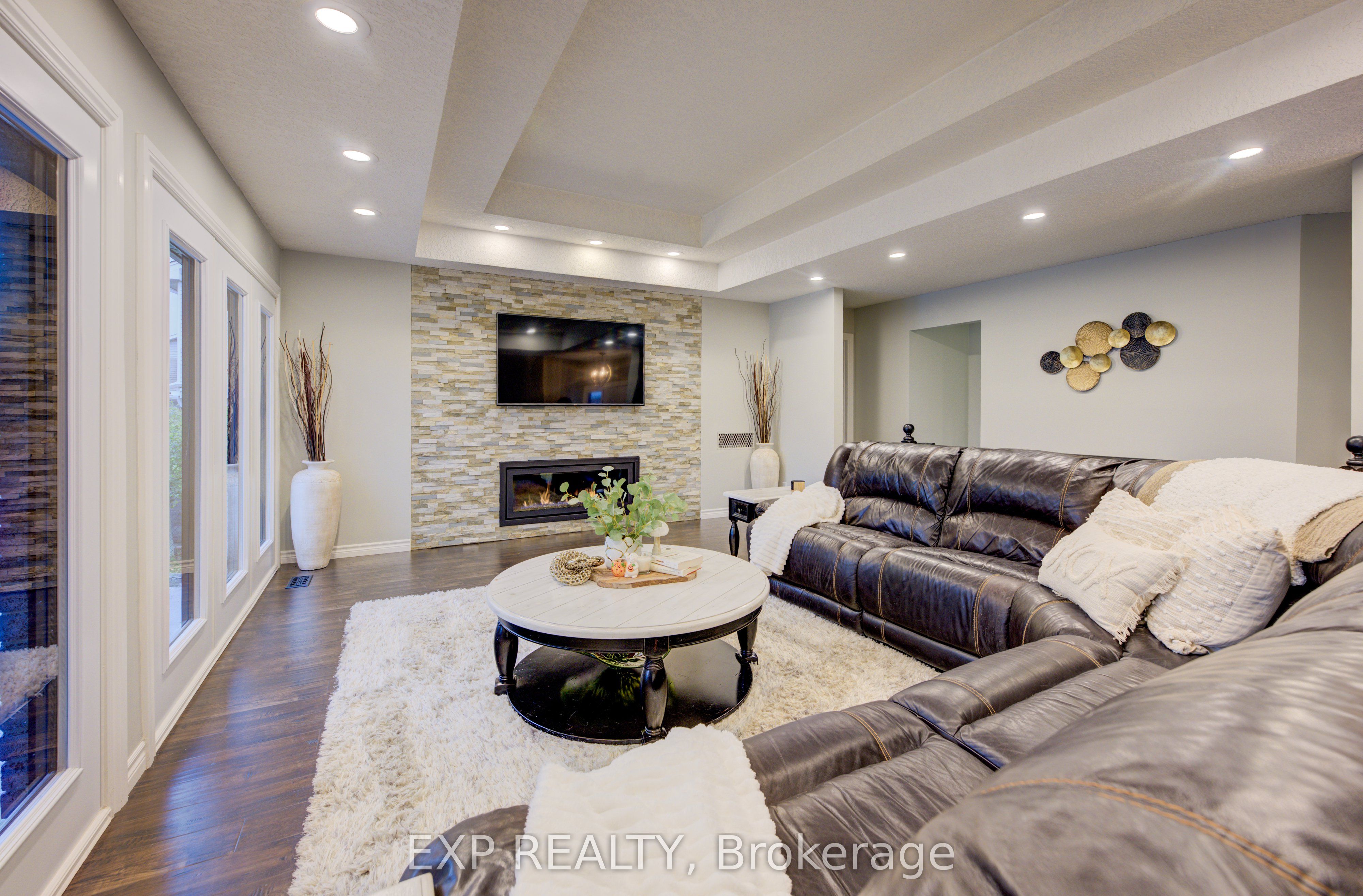 28 Musselman Crescent Property Photo 6