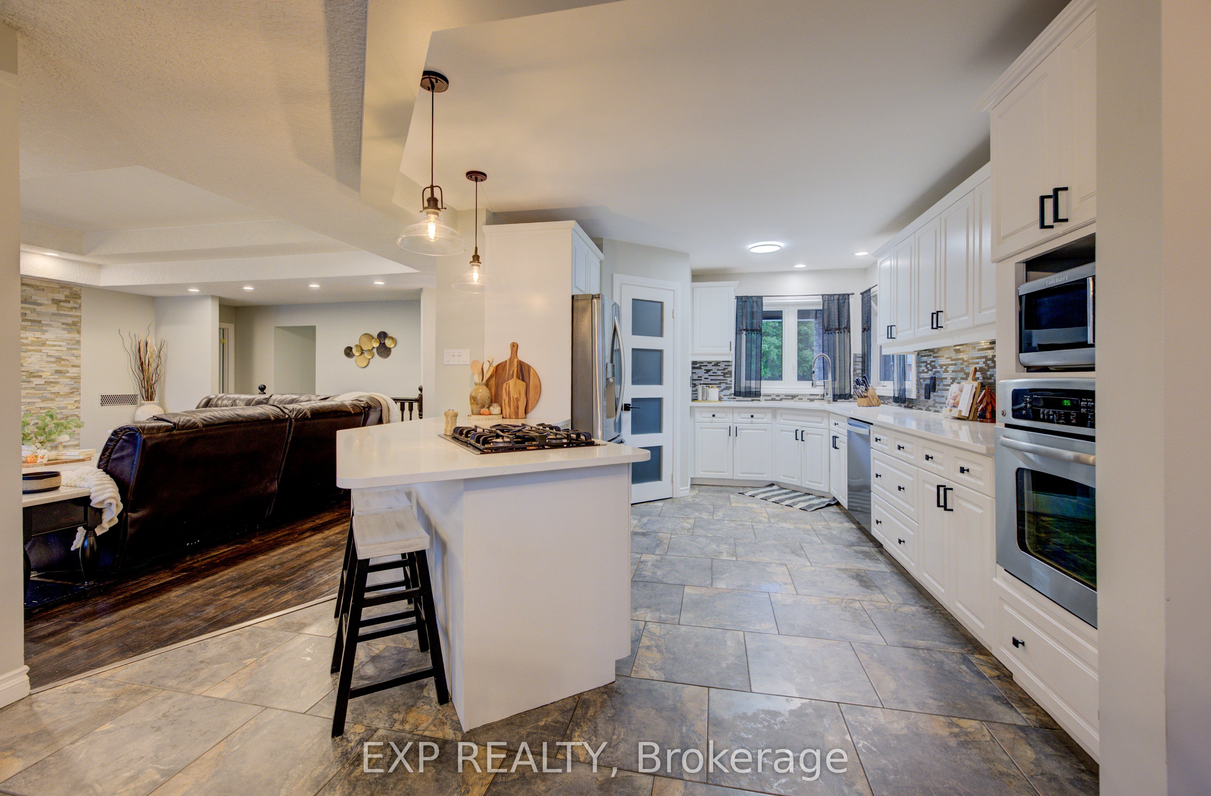 28 Musselman Crescent Property Photo 9