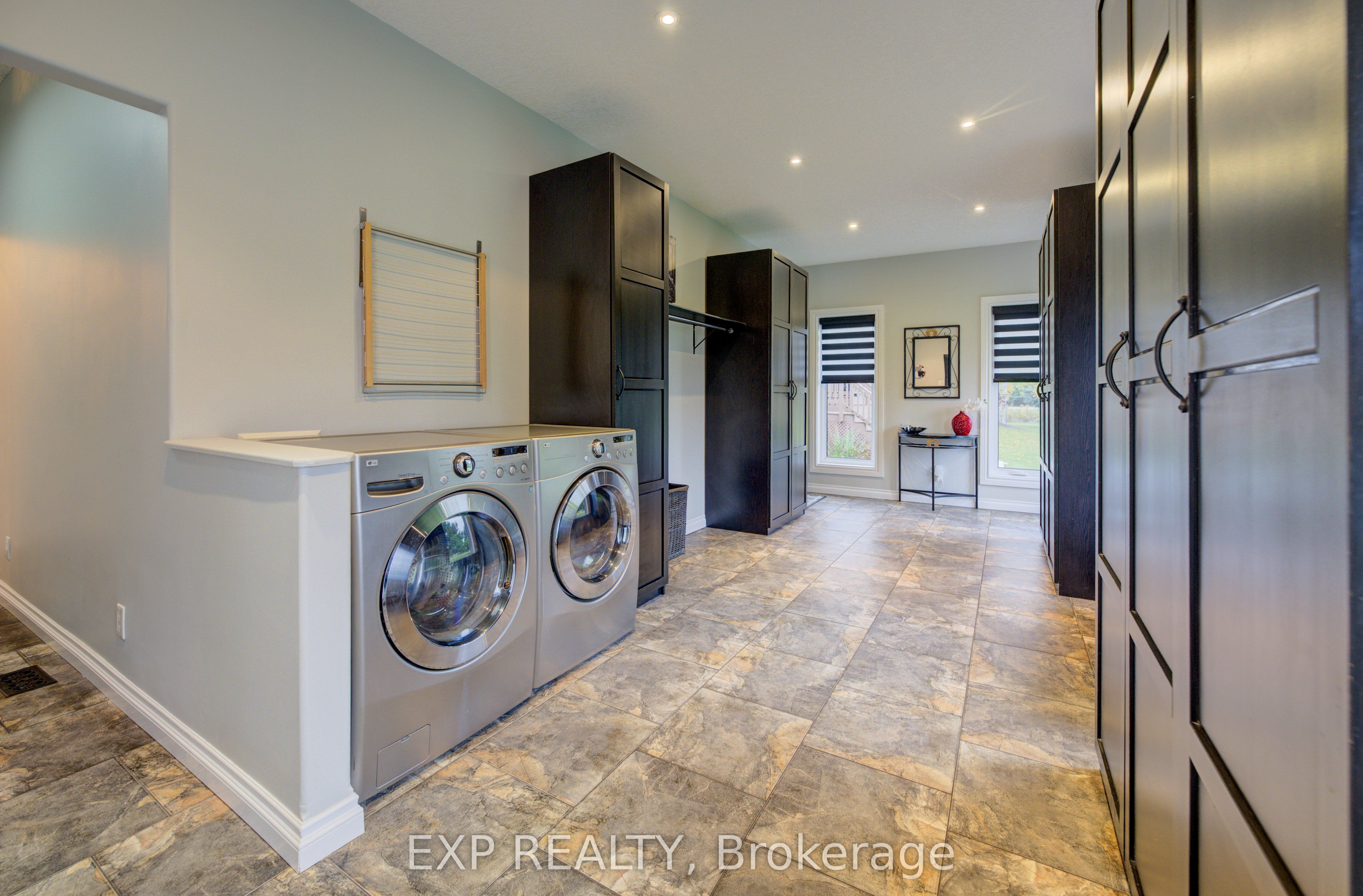 28 Musselman Crescent Property Photo 14