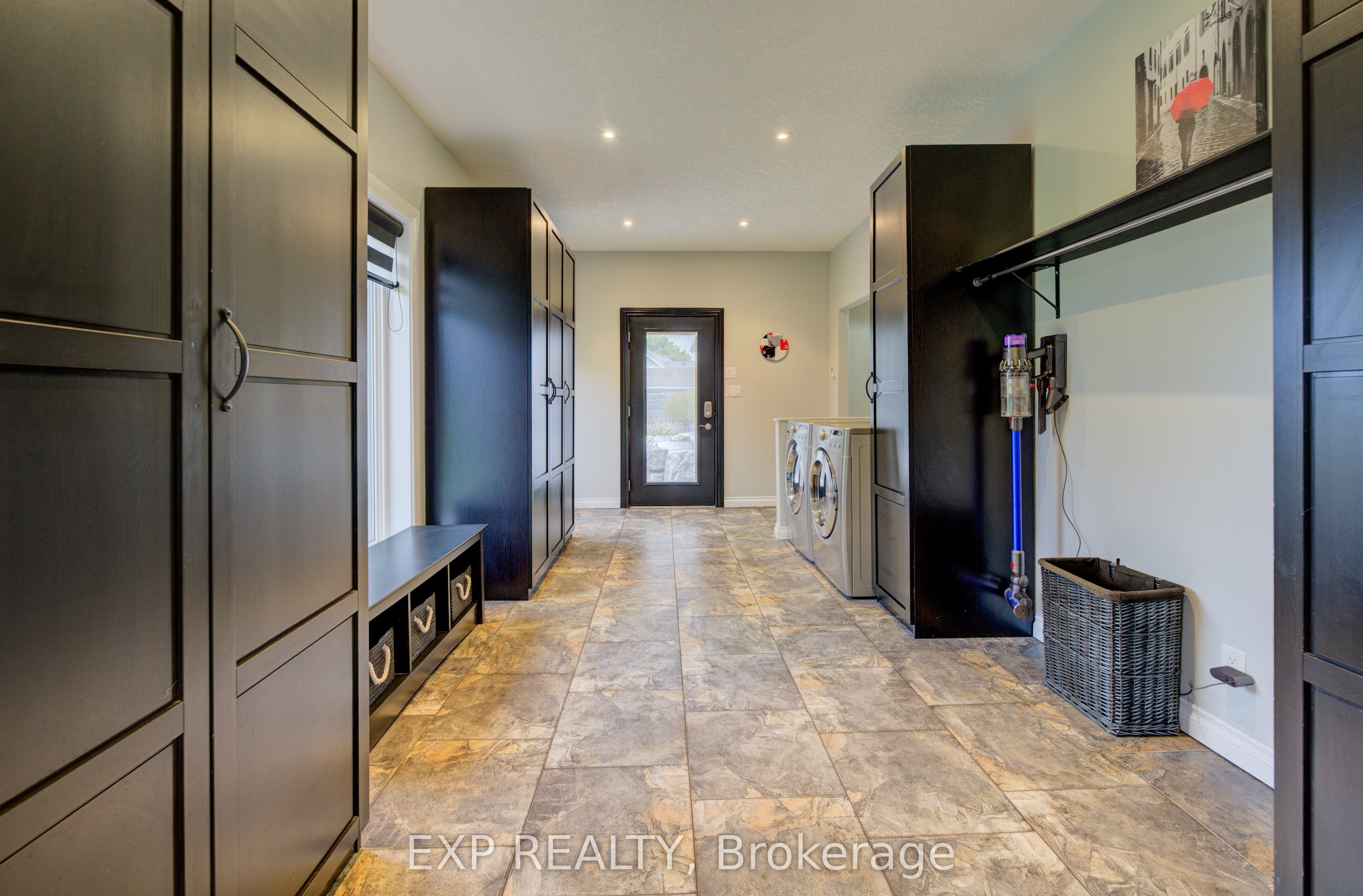 28 Musselman Crescent Property Photo 15