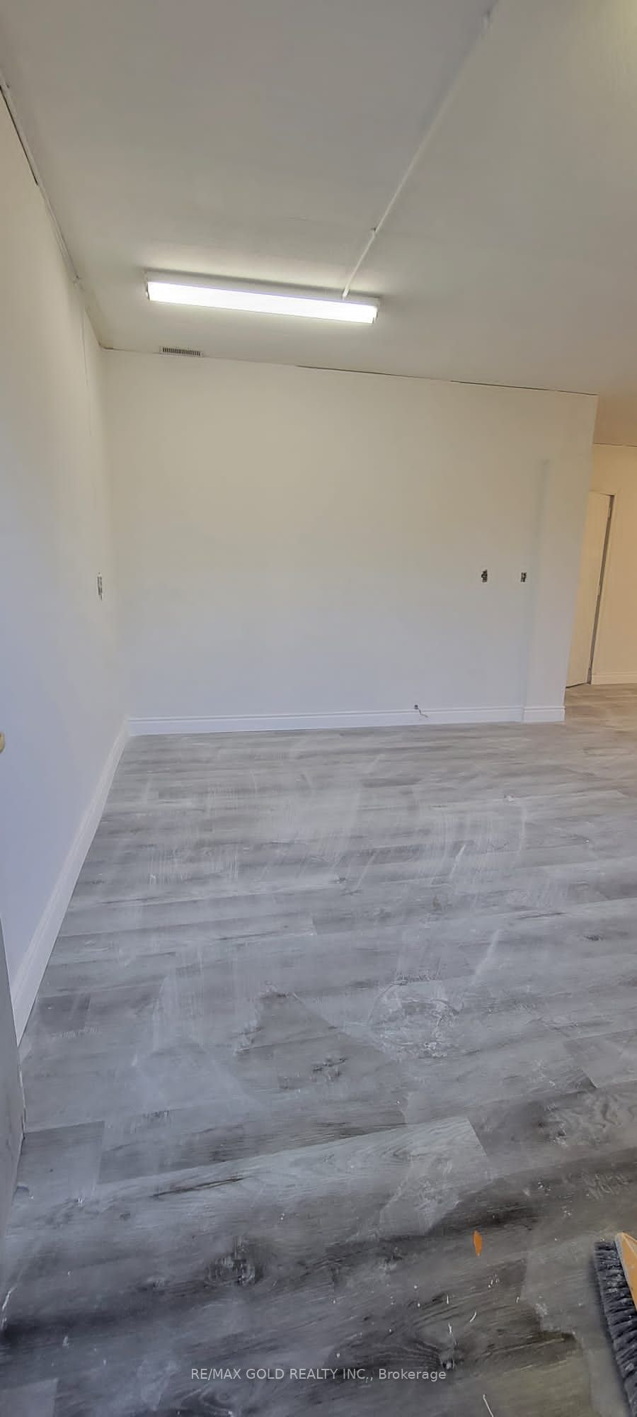 802 York Road Property Photo 4