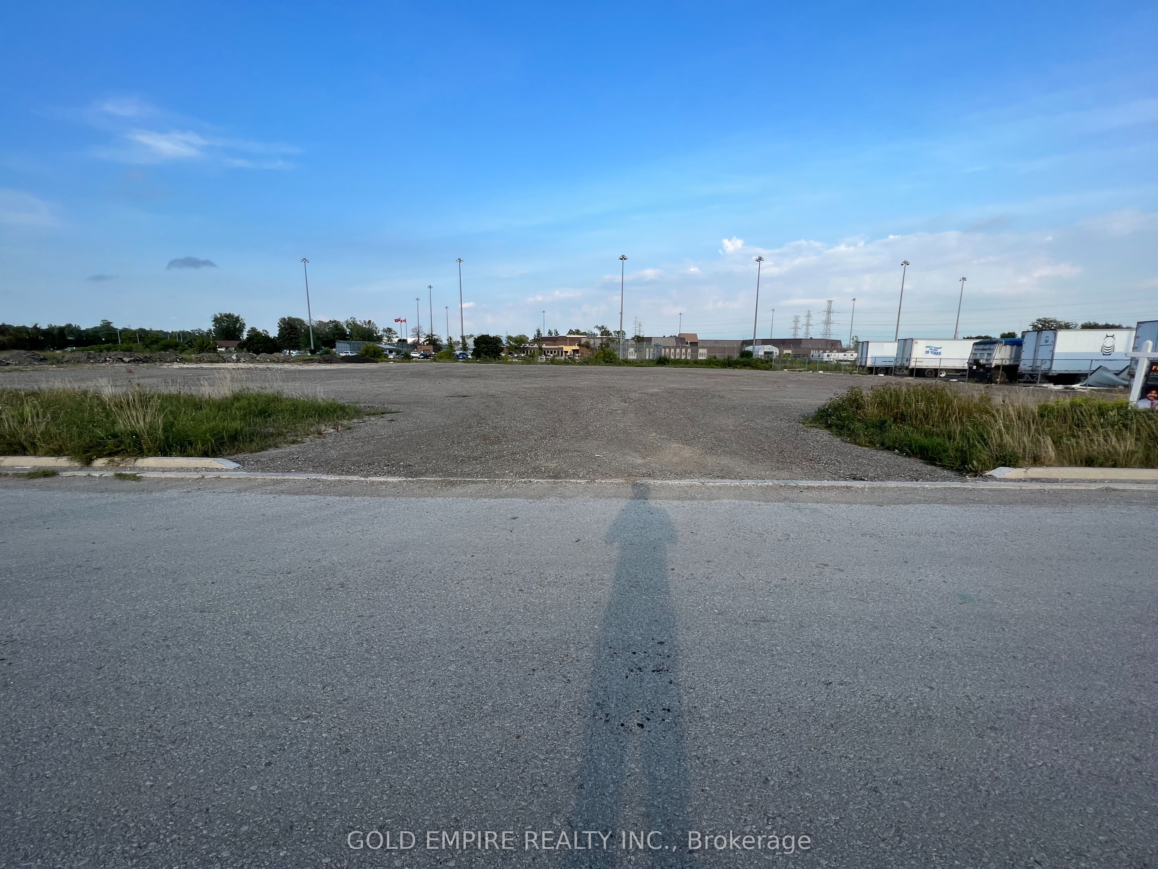 100 Shamrock Rd Property Photo 1