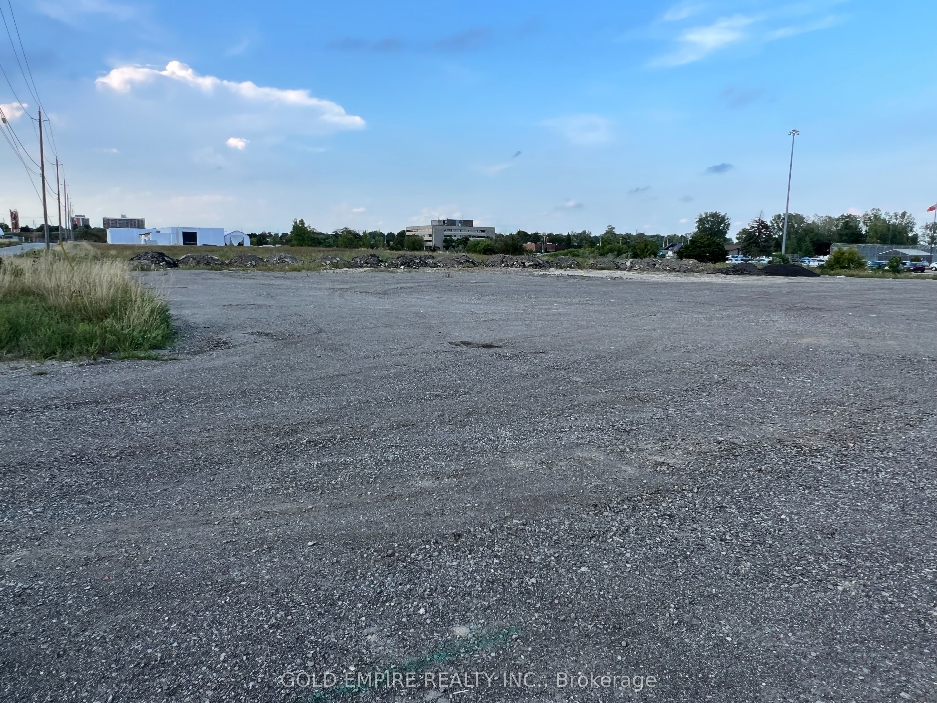 100 Shamrock Rd Property Photo 2