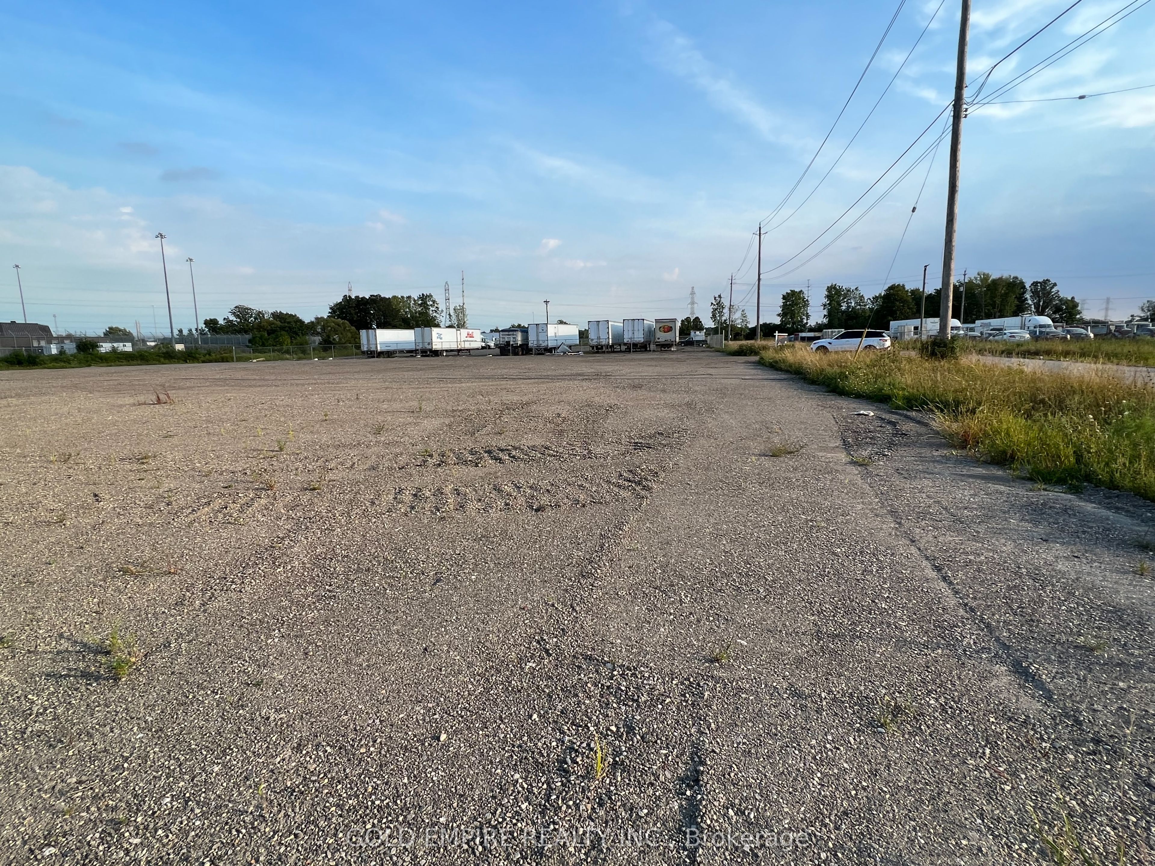 100 Shamrock Rd Property Photo 3