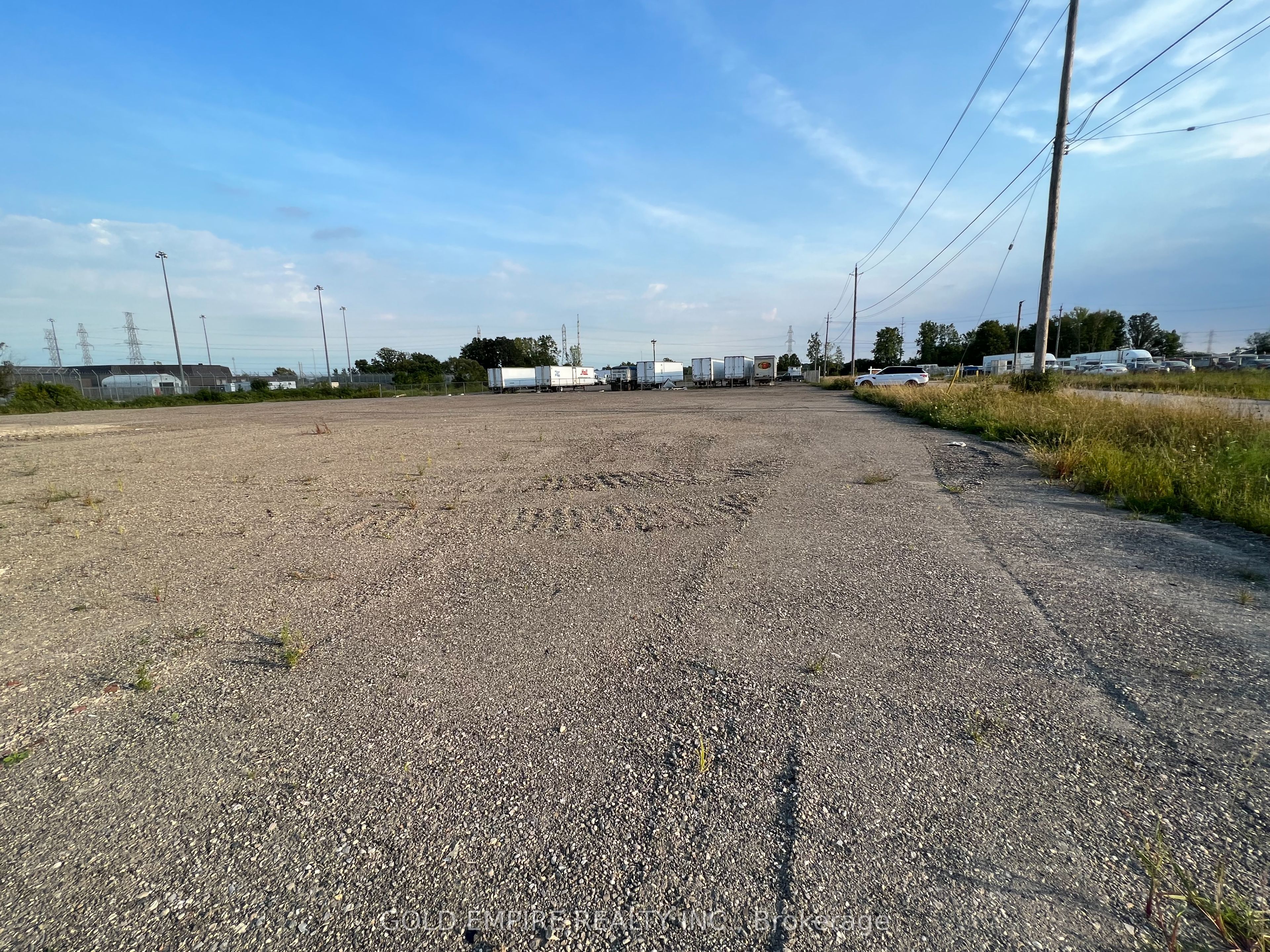 100 Shamrock Rd Property Photo 4