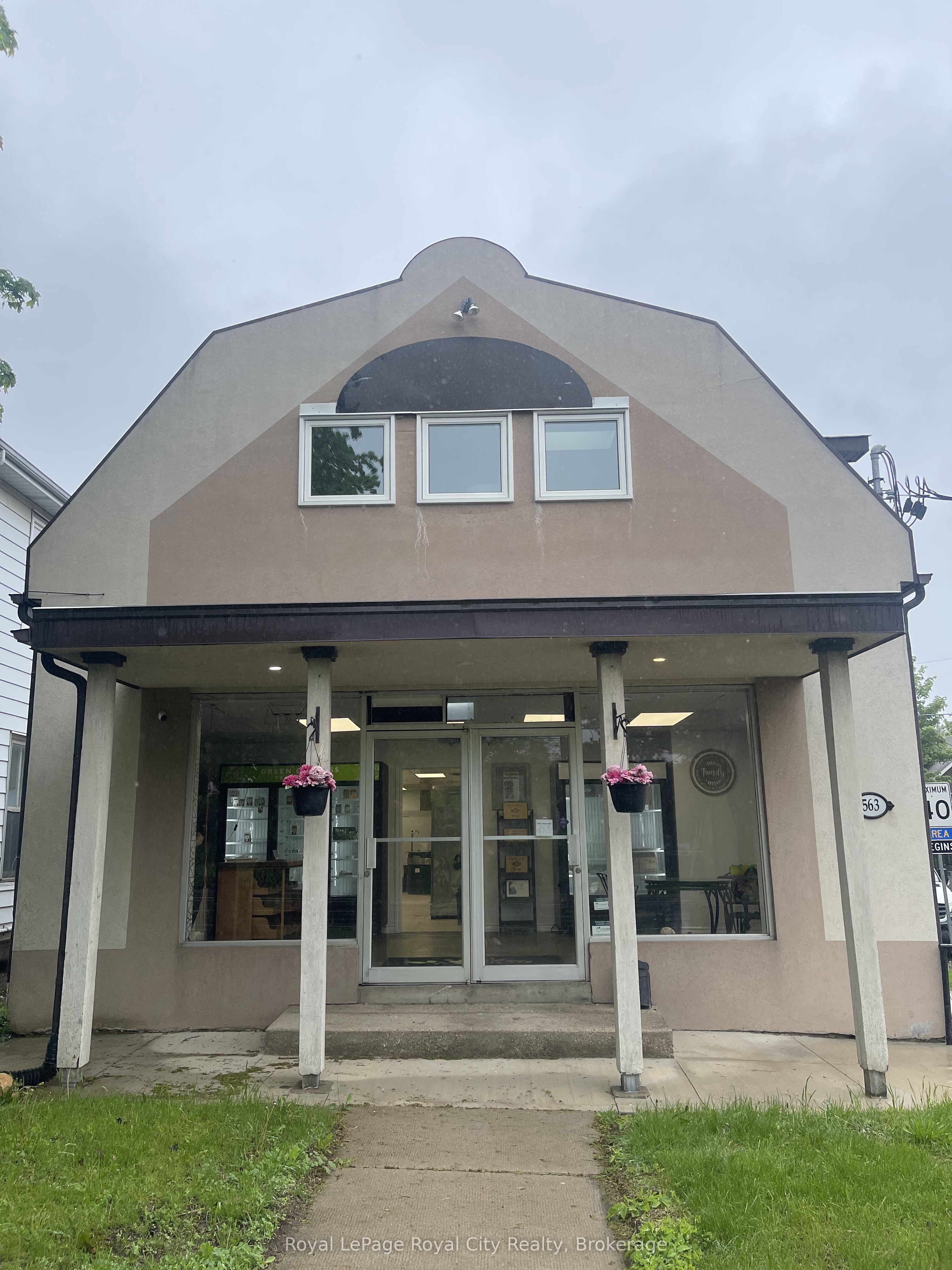 563 Woolwich Street Property Photo 1