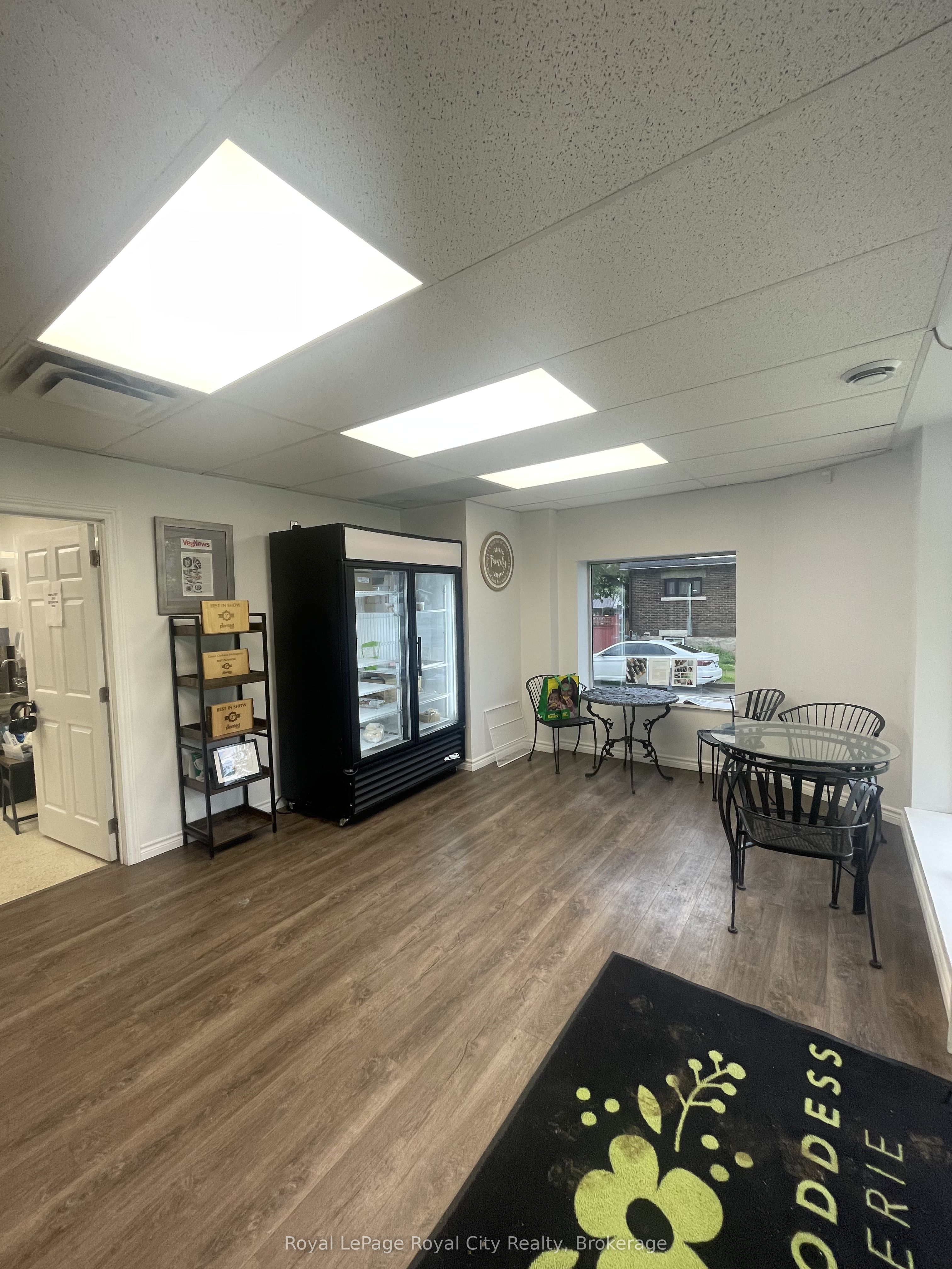 563 Woolwich Street Property Photo 6