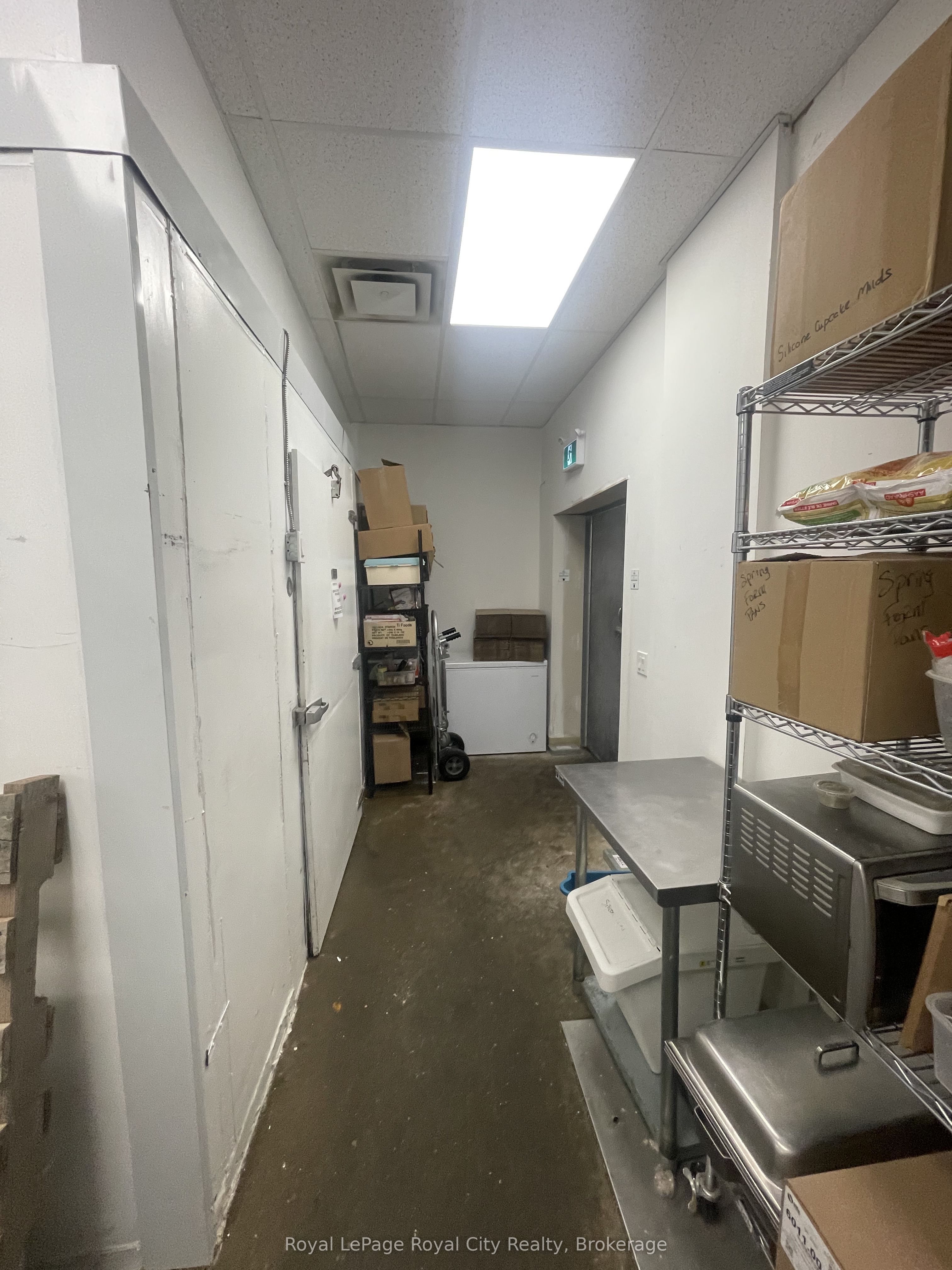 563 Woolwich Street Property Photo 11