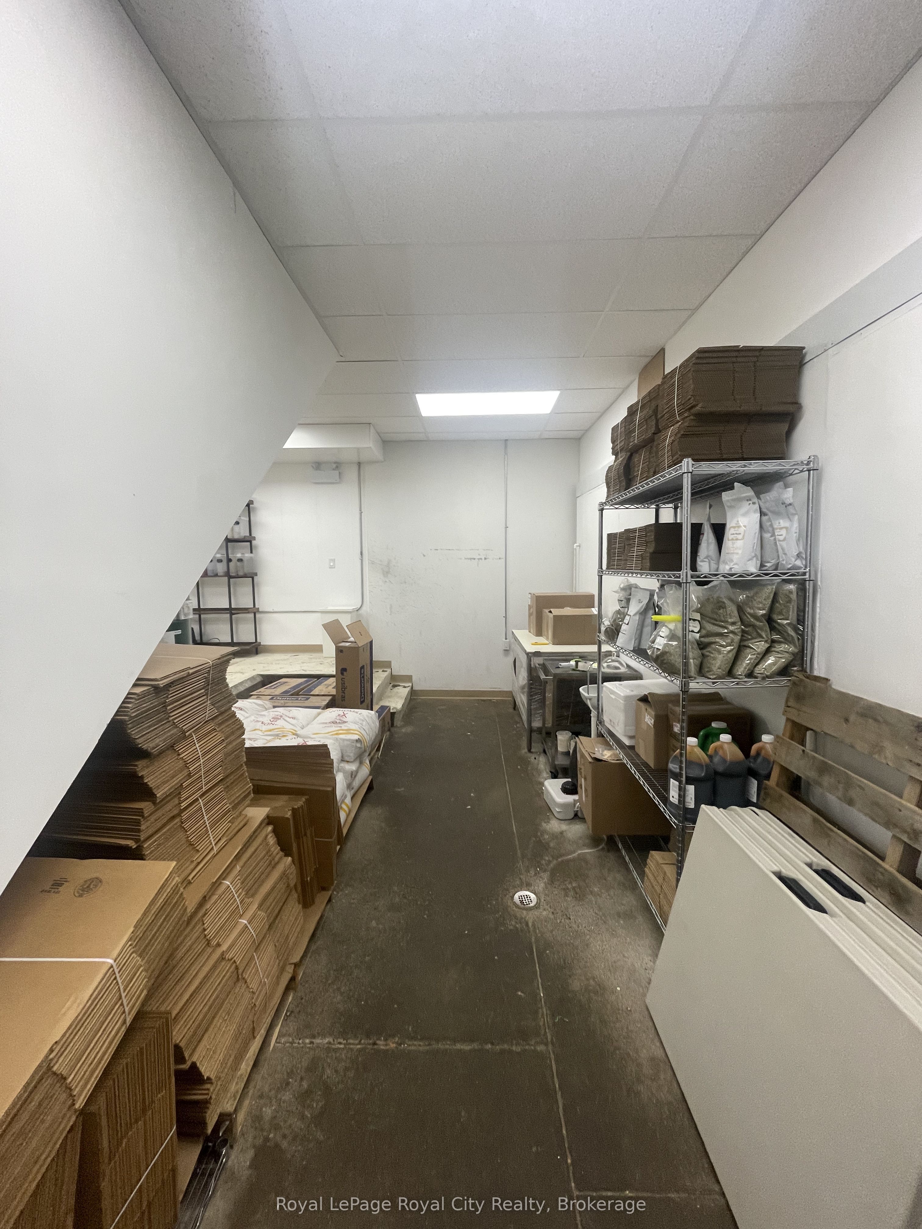 563 Woolwich Street Property Photo 12