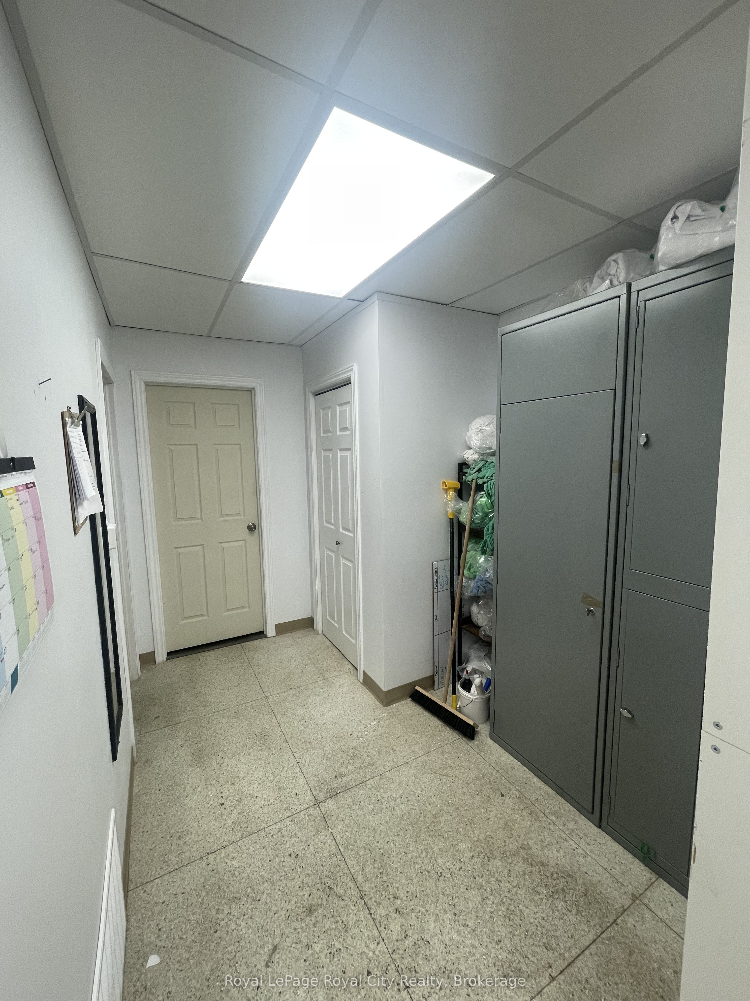 563 Woolwich Street Property Photo 15