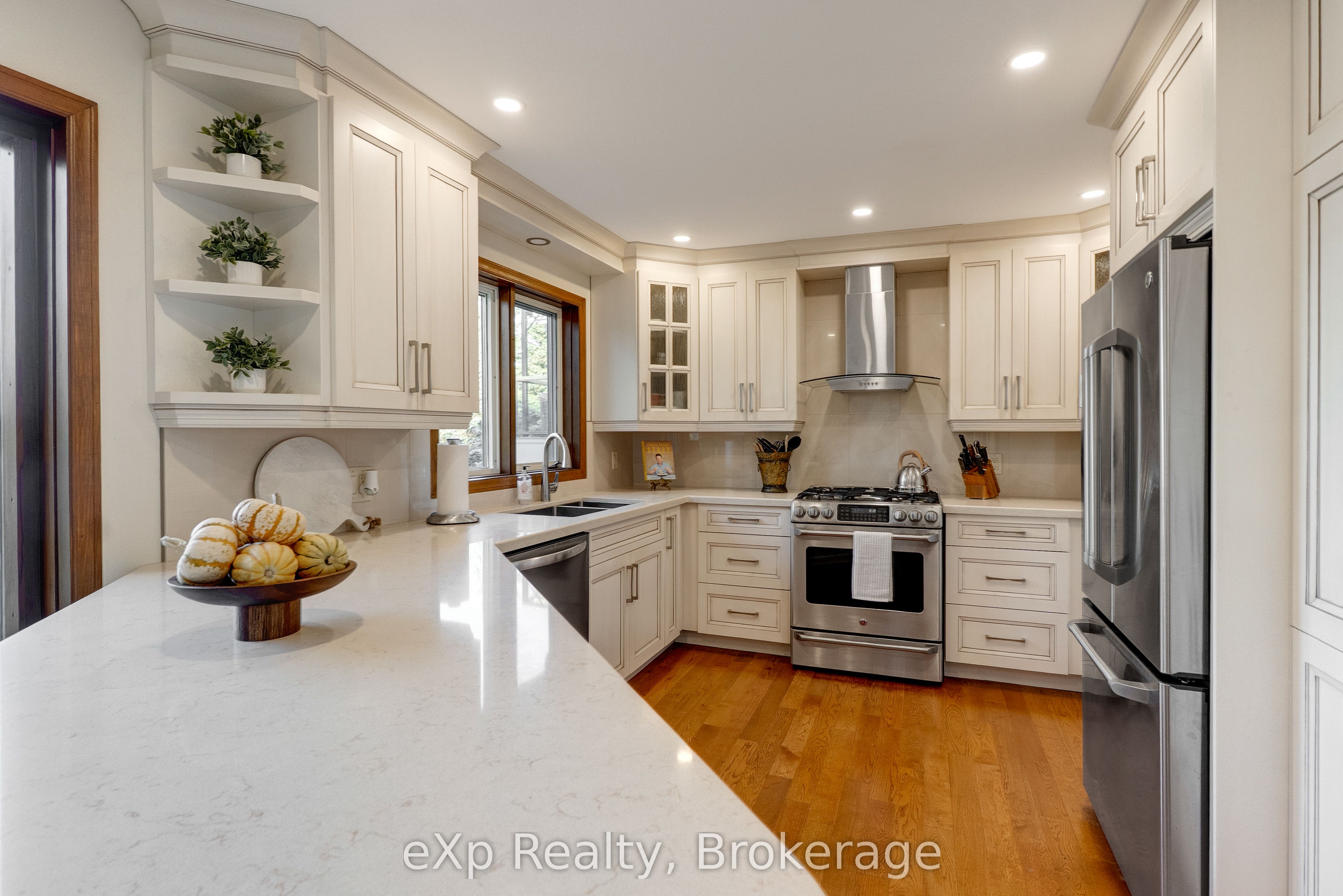 898 Roderick Avenue Property Photo 6