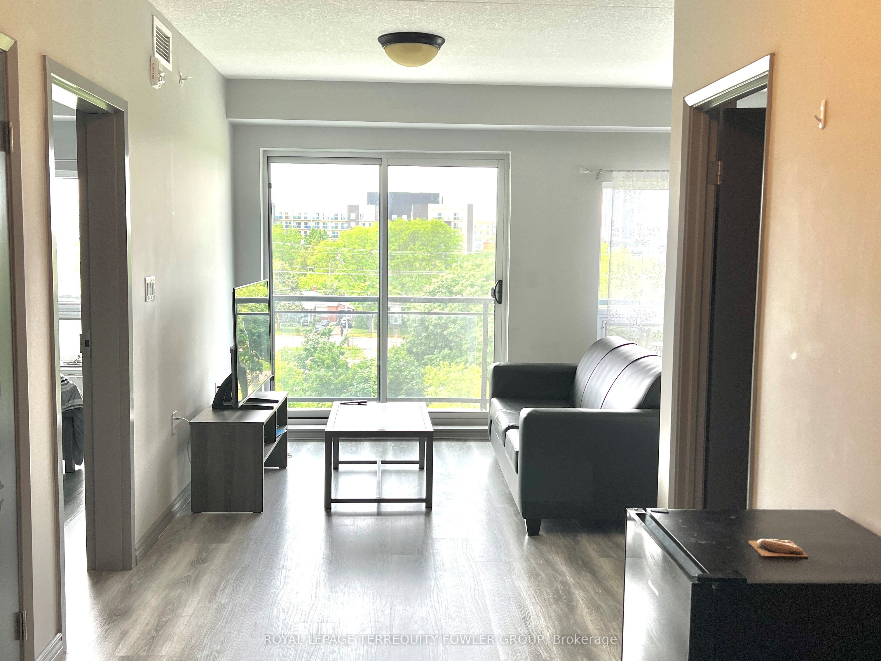 275 Larch Street 606 Property Photo 3