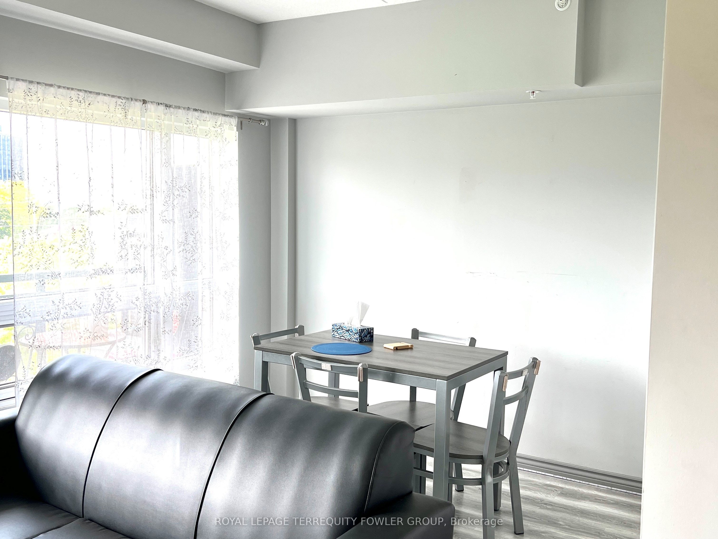 275 Larch Street 606 Property Photo 4