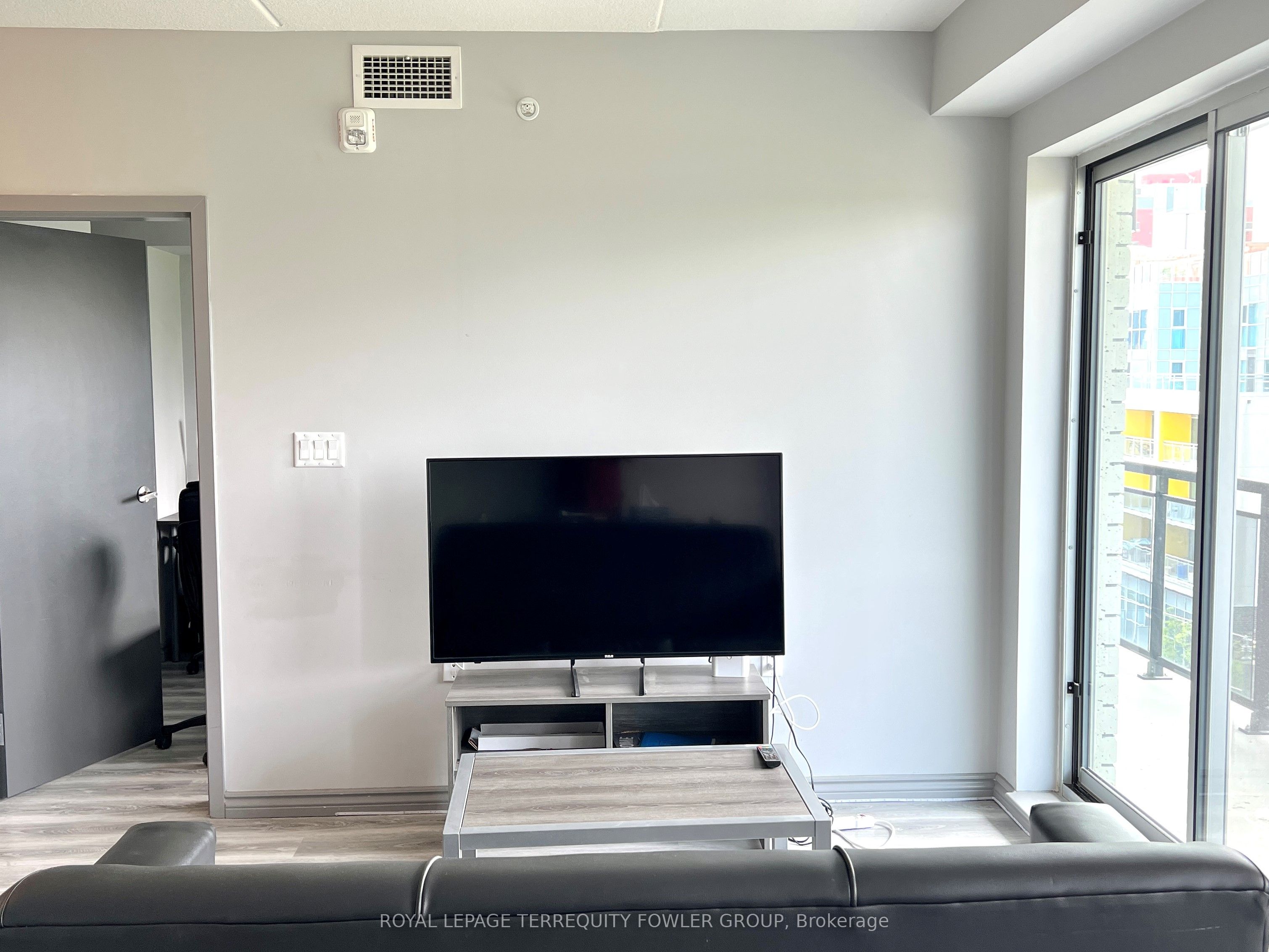 275 Larch Street 606 Property Photo 5