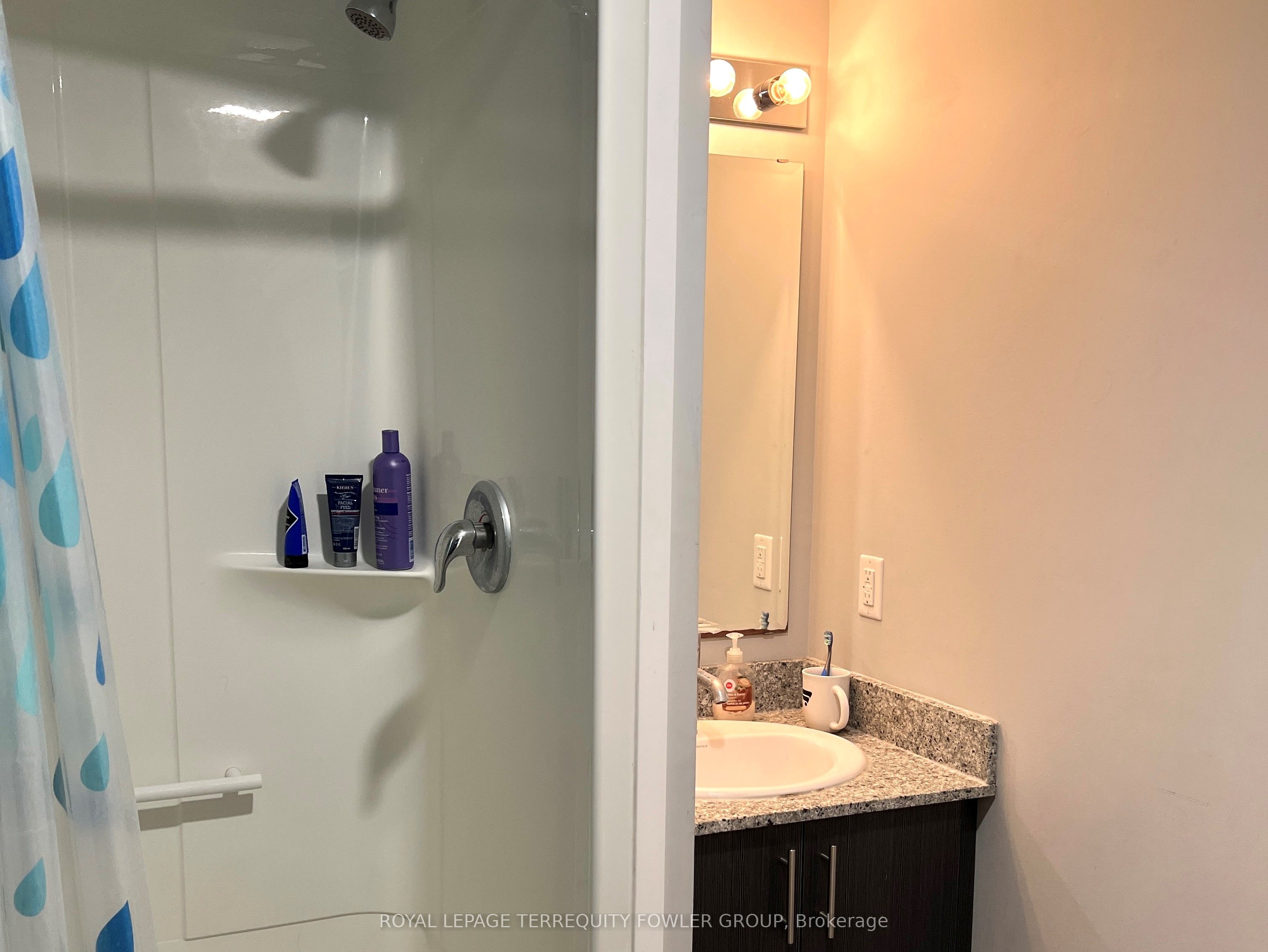 275 Larch Street 606 Property Photo 9