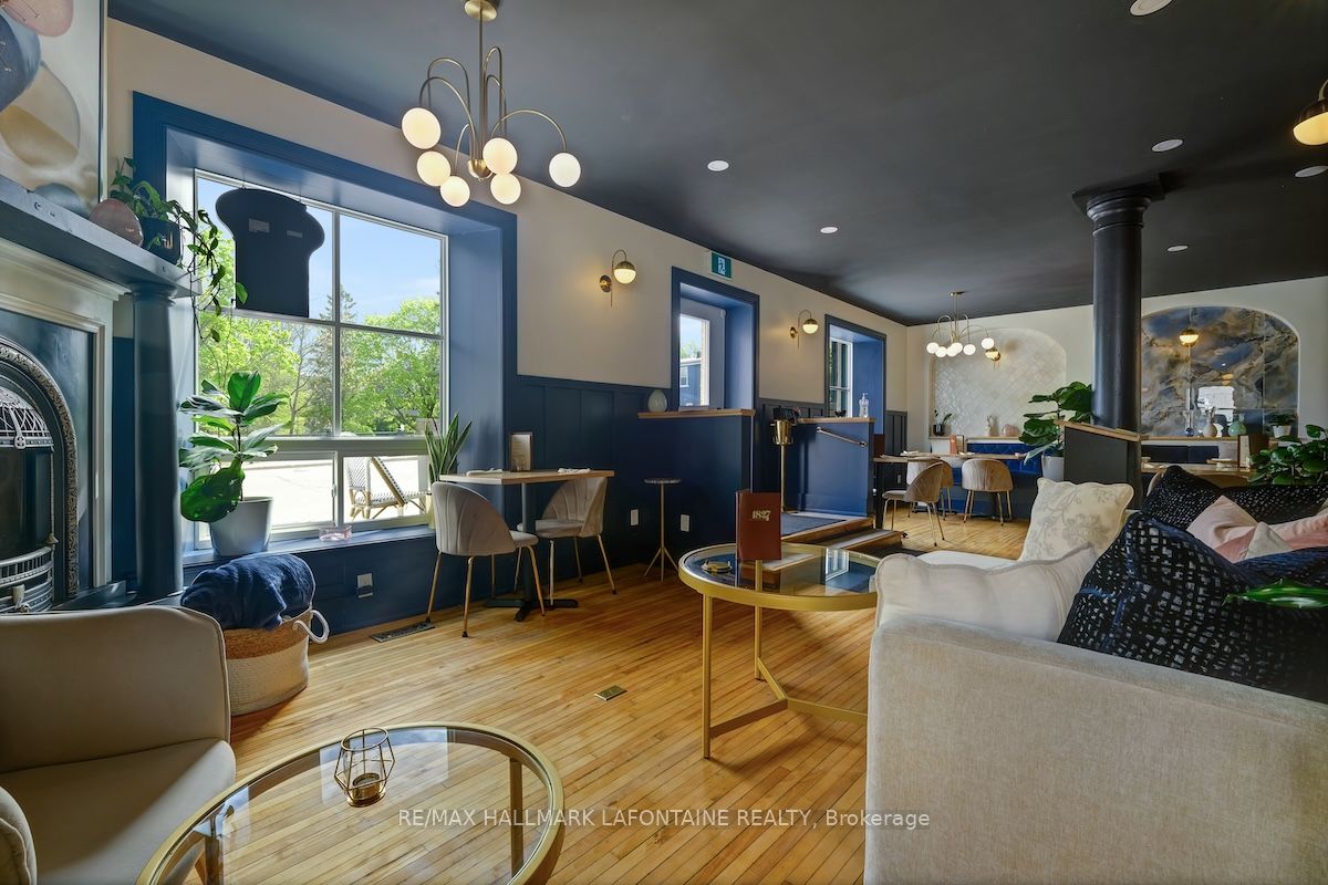 100 Gore St E Property Photo 10