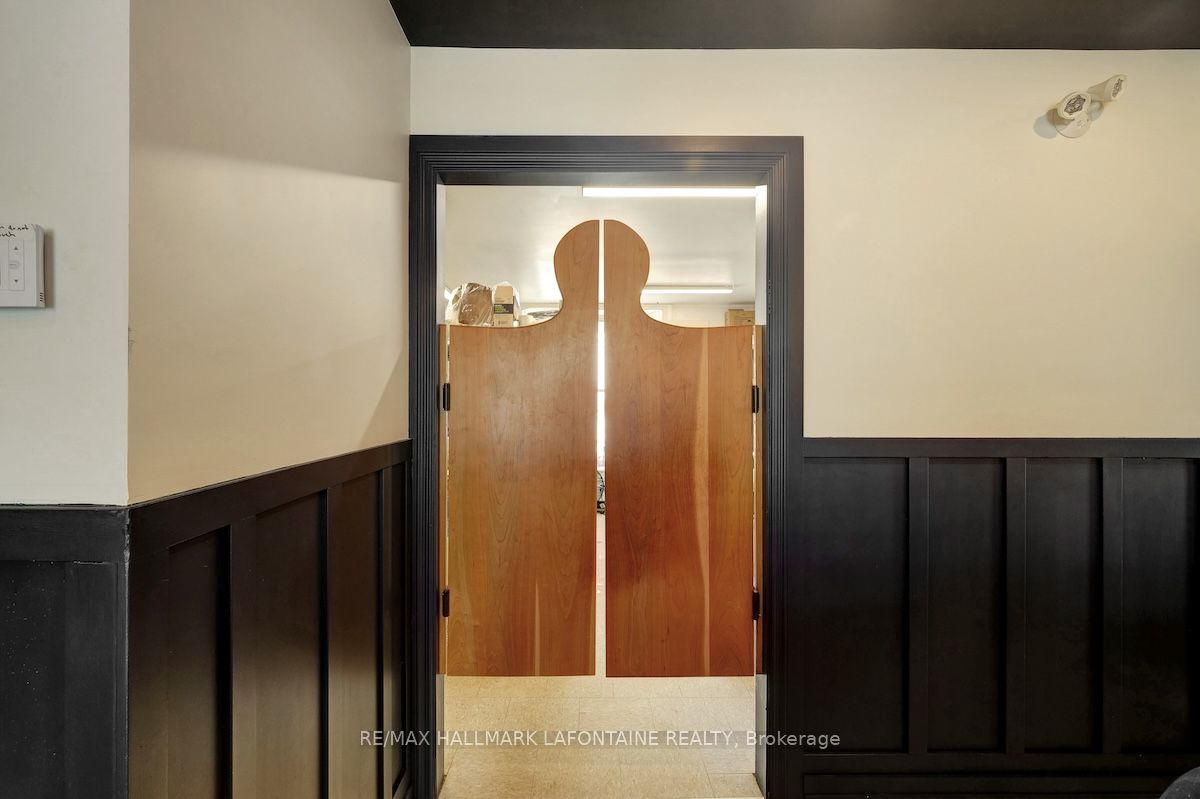 100 Gore St E Property Photo 19