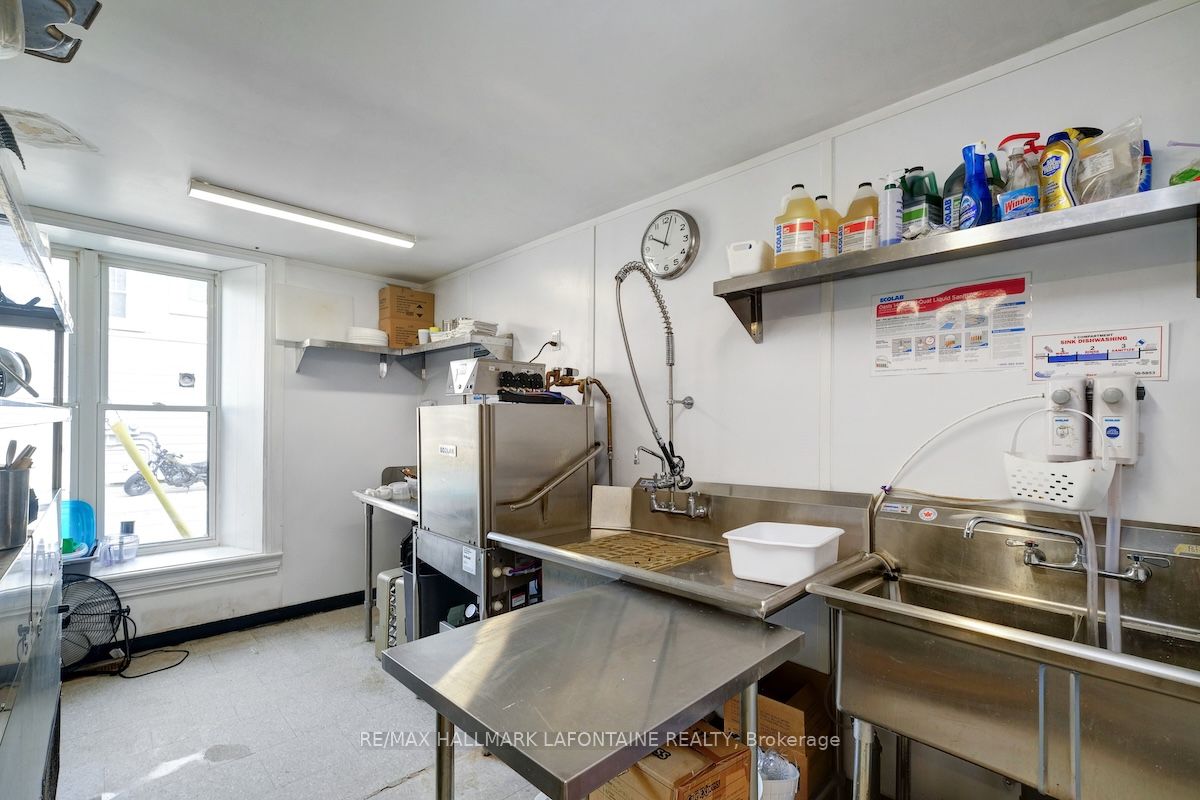 100 Gore St E Property Photo 20