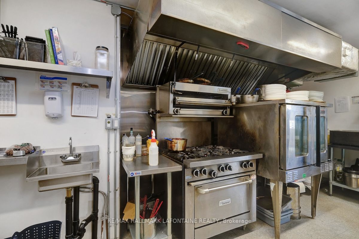 100 Gore St E Property Photo 25