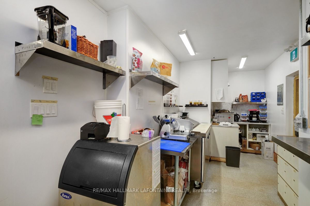 100 Gore St E Property Photo 26