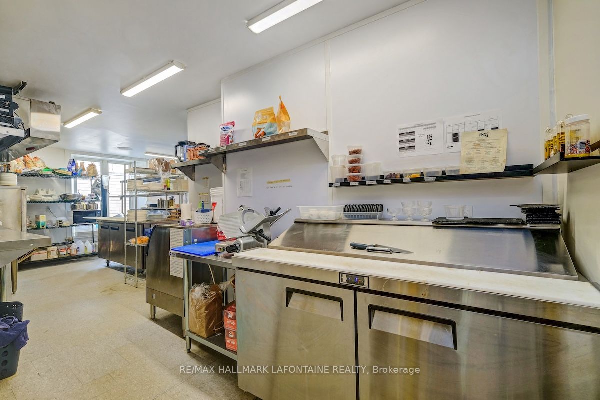 100 Gore St E Property Photo 28