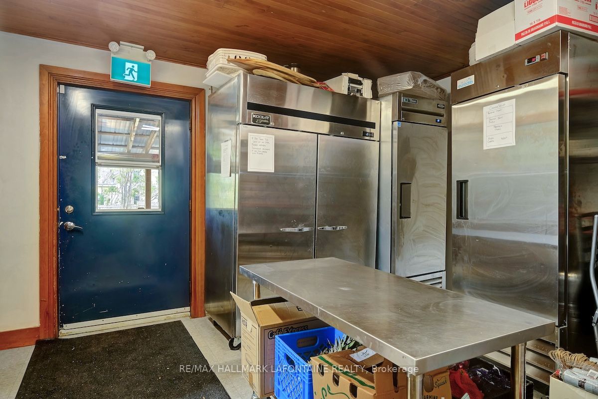 100 Gore St E Property Photo 30