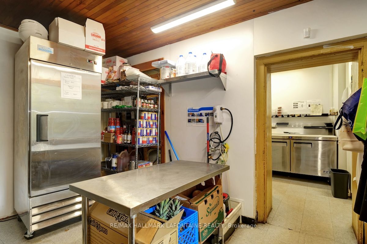 100 Gore St E Property Photo 31