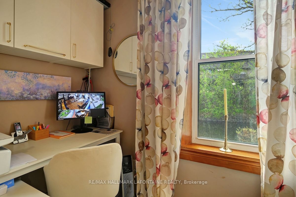 100 Gore St E Property Photo 34