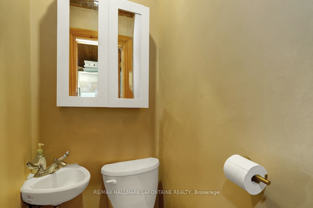 100 Gore St E Property Photo 35