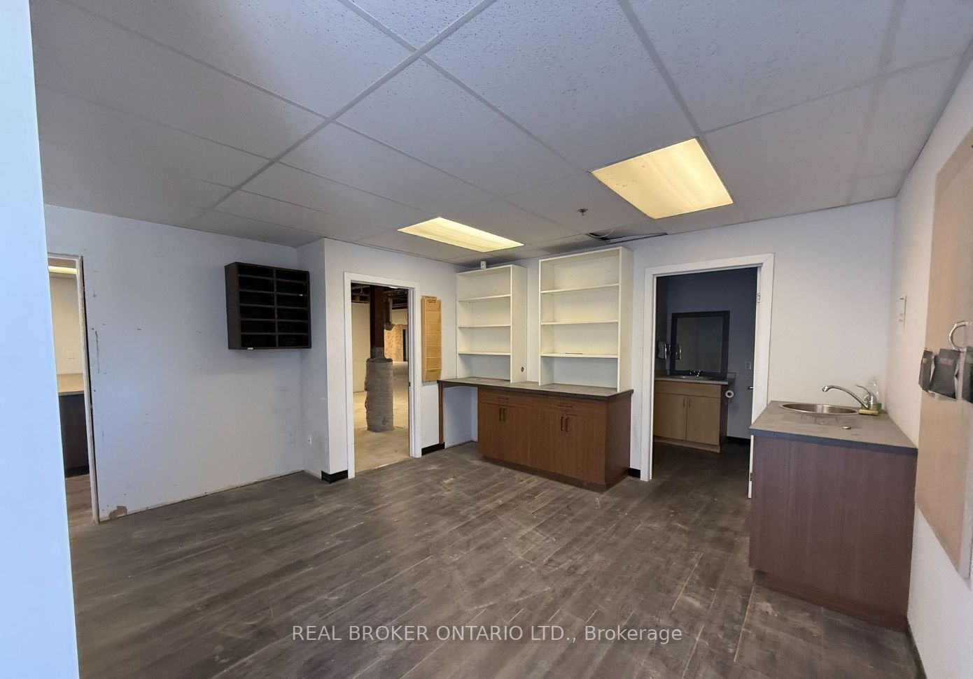 5900 Thorold Stone Rd Property Photo 2