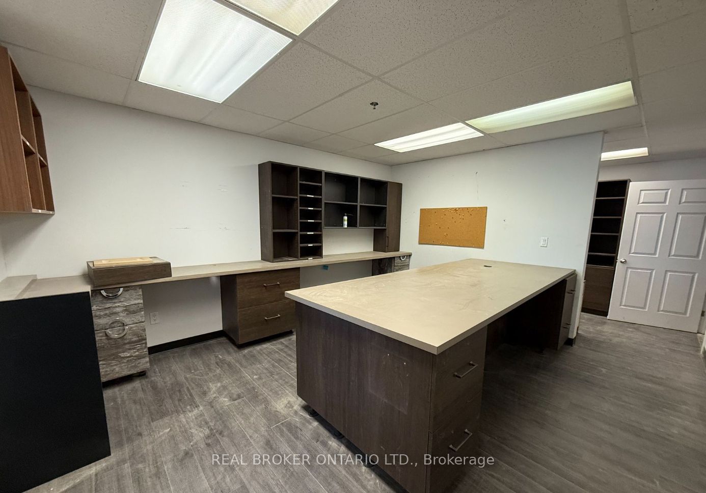 5900 Thorold Stone Rd Property Photo 3