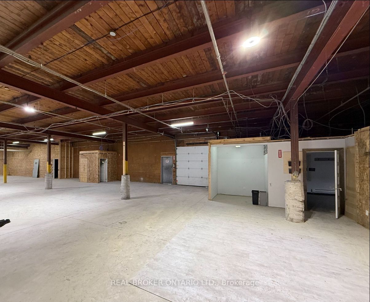 5900 Thorold Stone Rd Property Photo 4