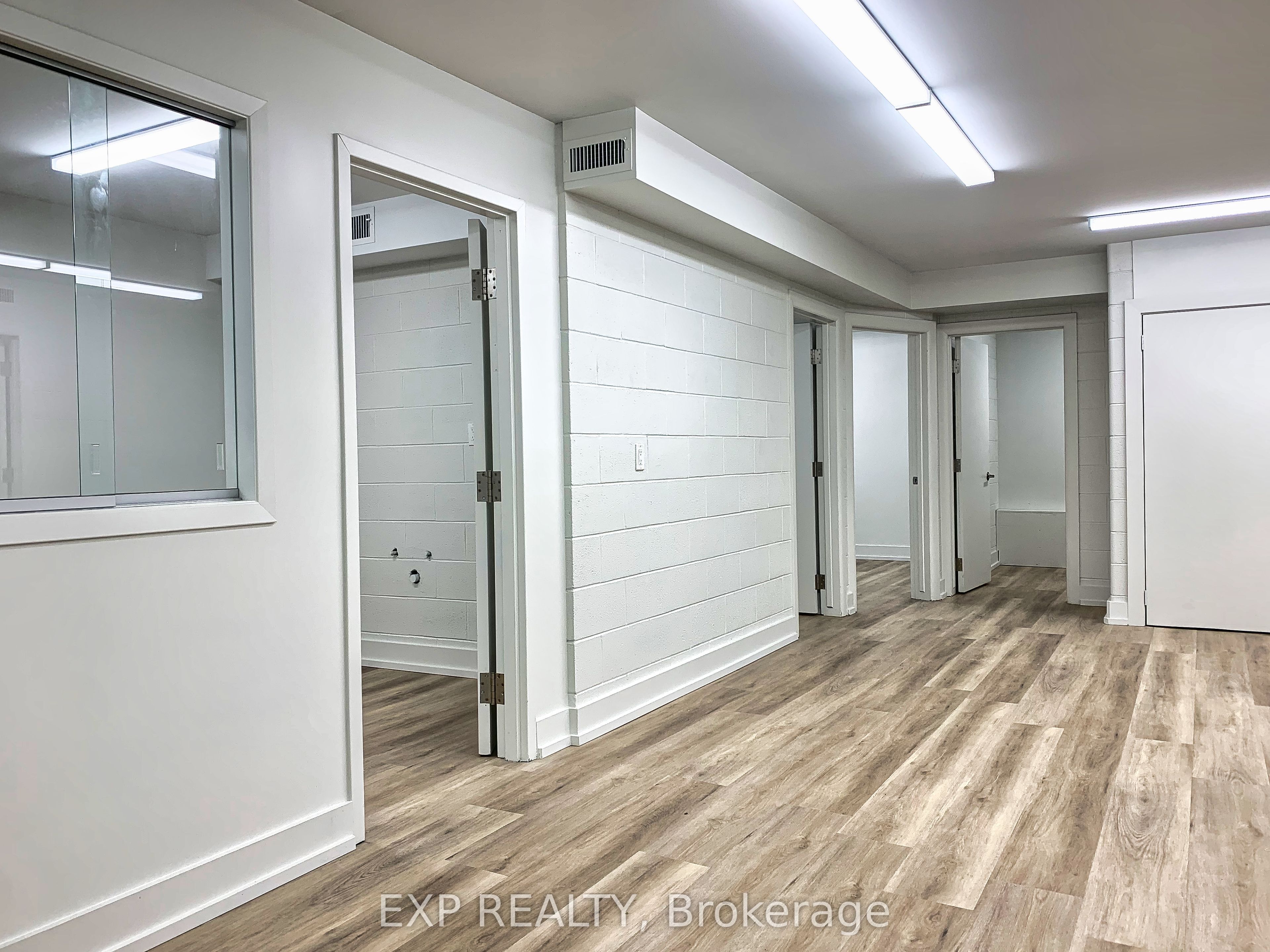 165 Plymouth Rd Property Photo 5