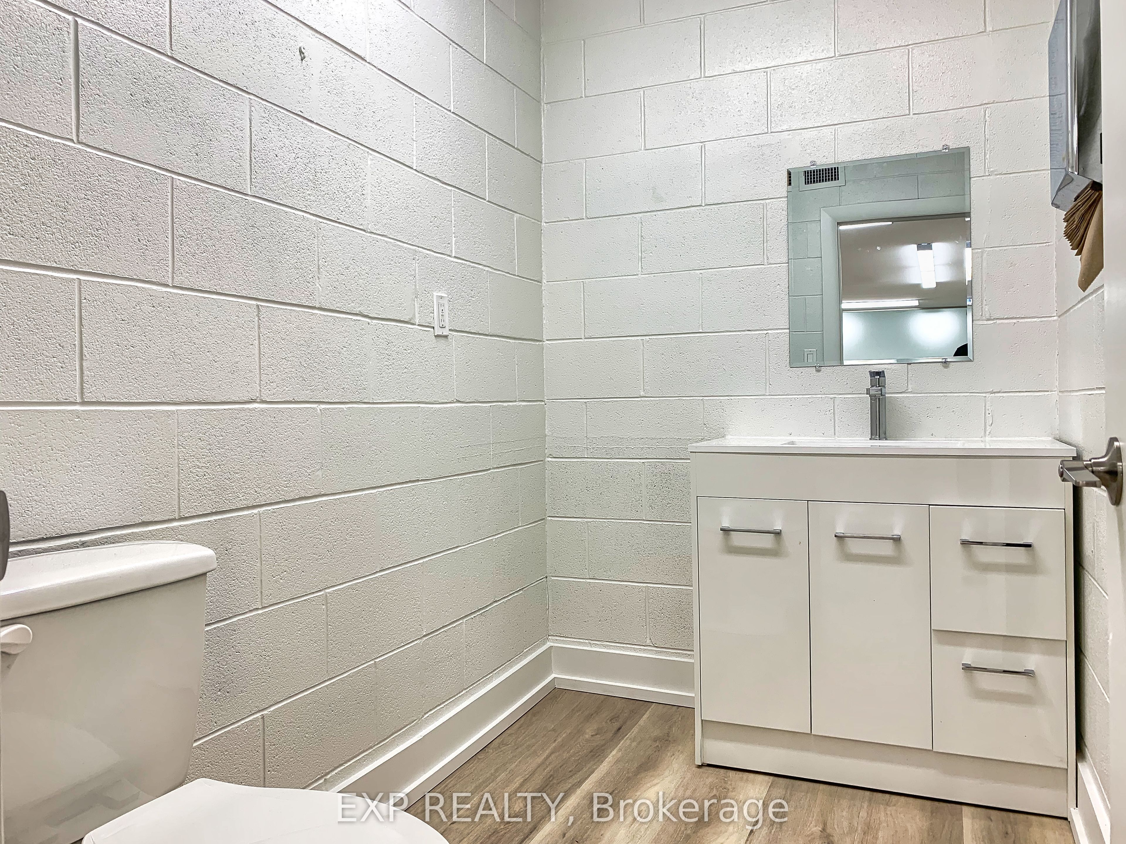 165 Plymouth Rd Property Photo 10