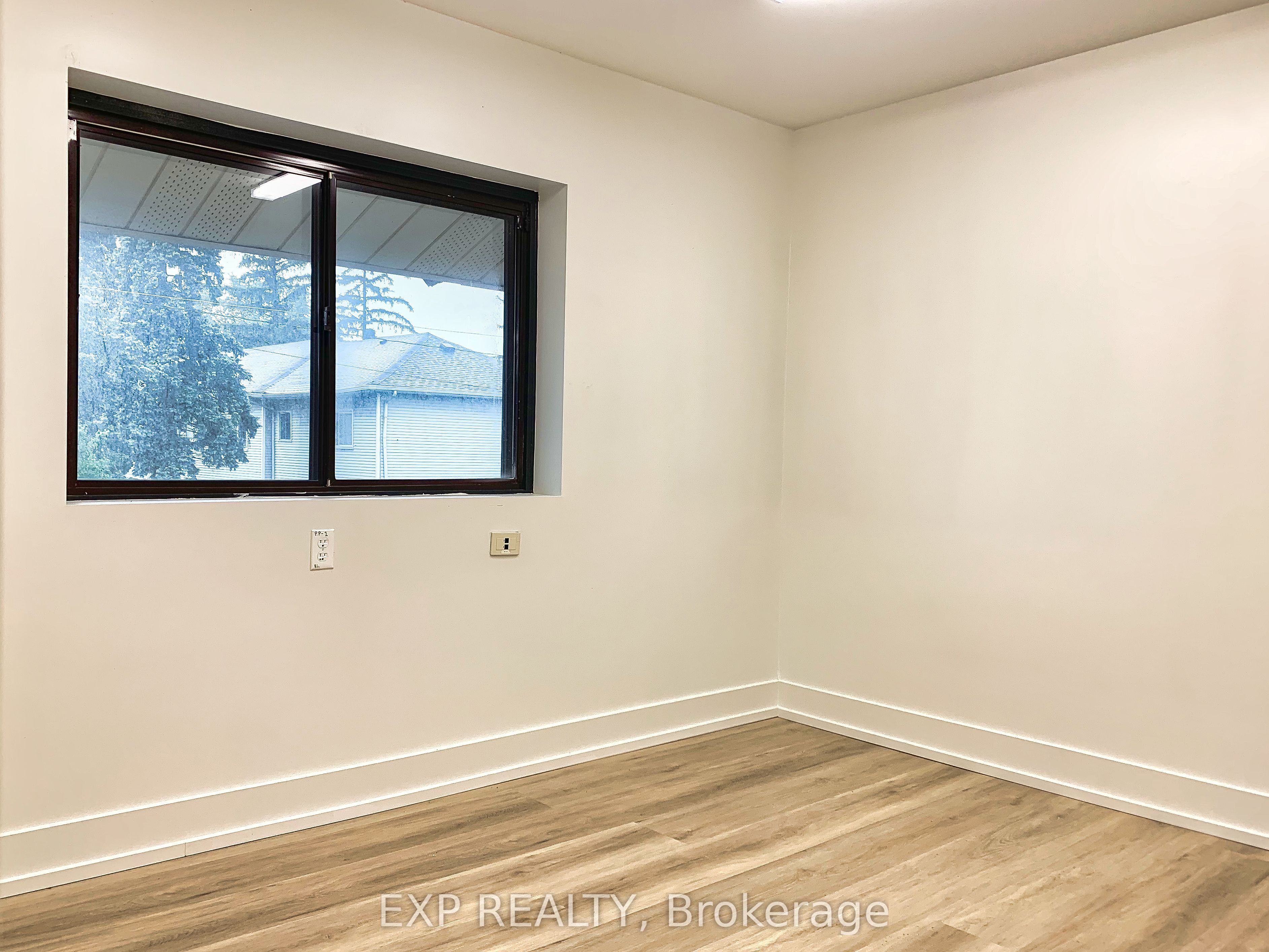 165 Plymouth Rd Property Photo 9