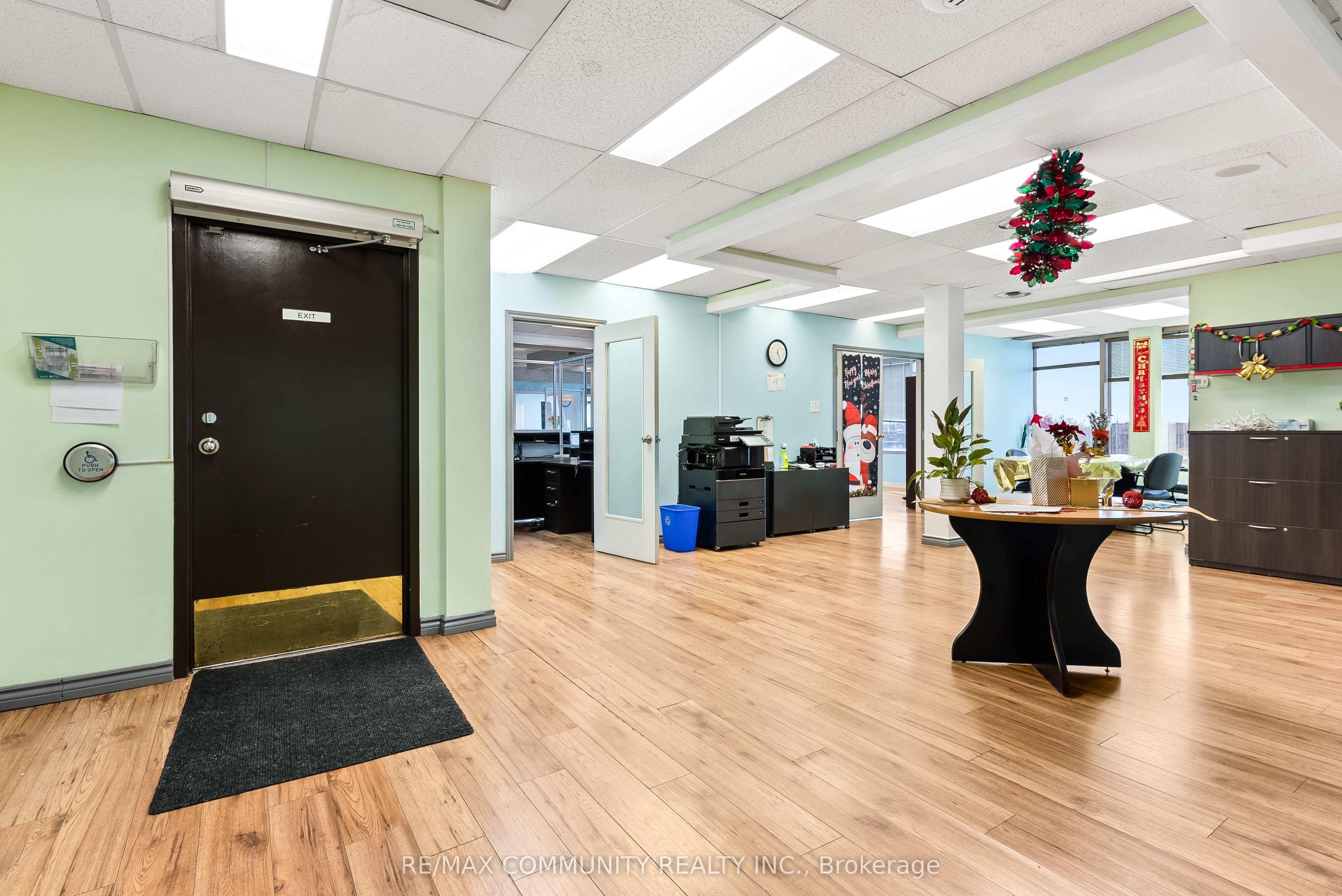 1378 Ouellette Avenue Property Photo 5