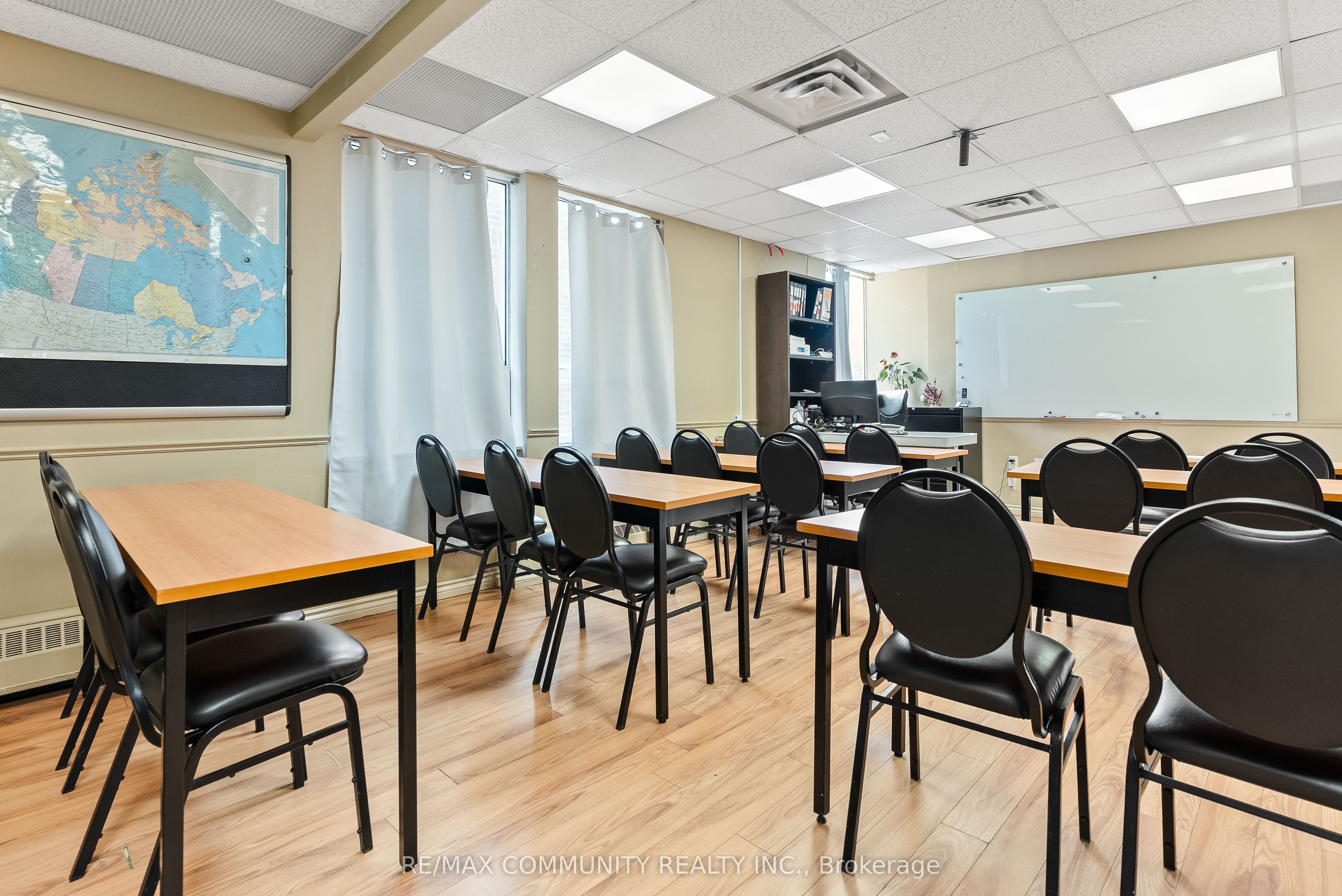 1378 Ouellette Avenue Property Photo 12