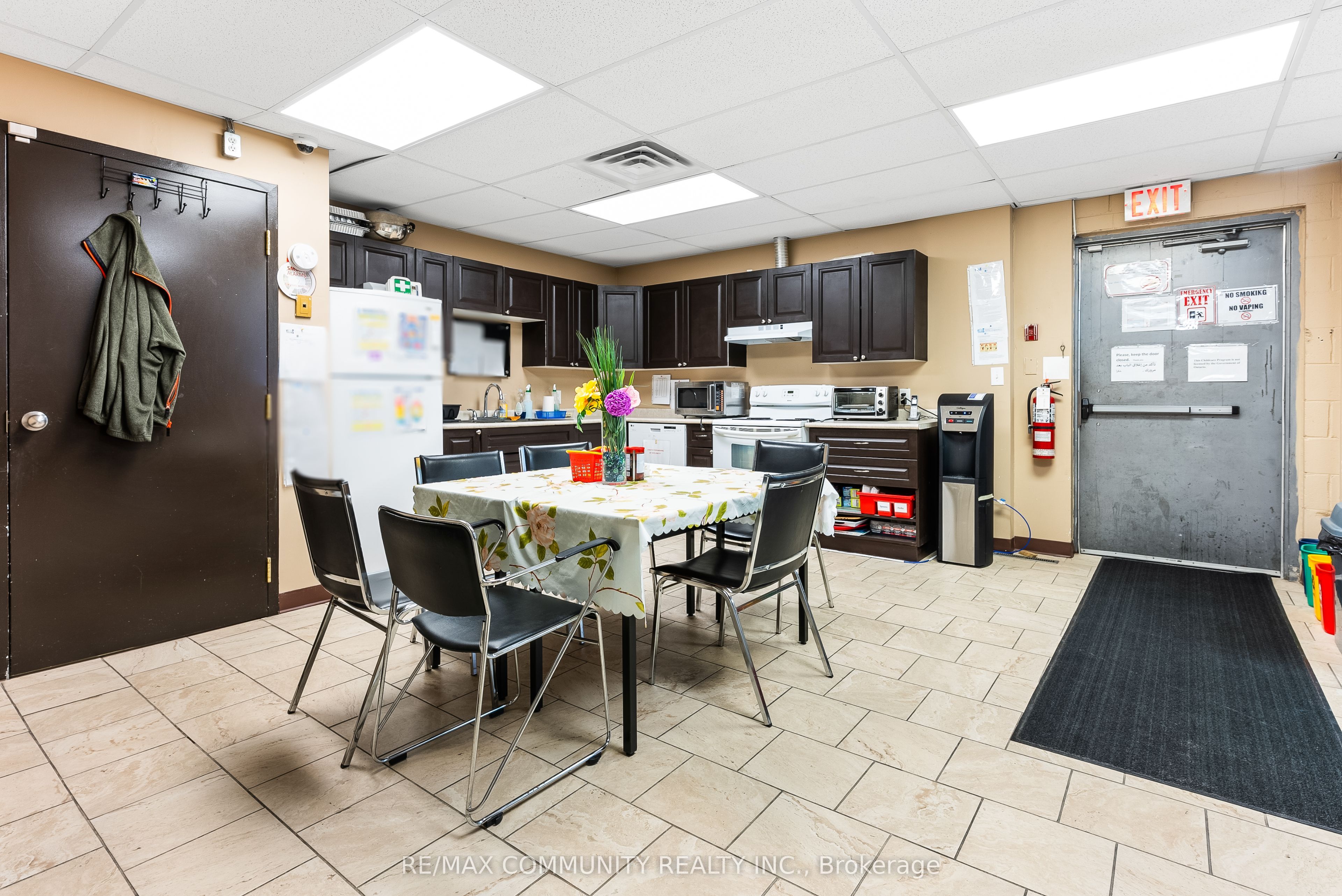 1378 Ouellette Avenue Property Photo 39