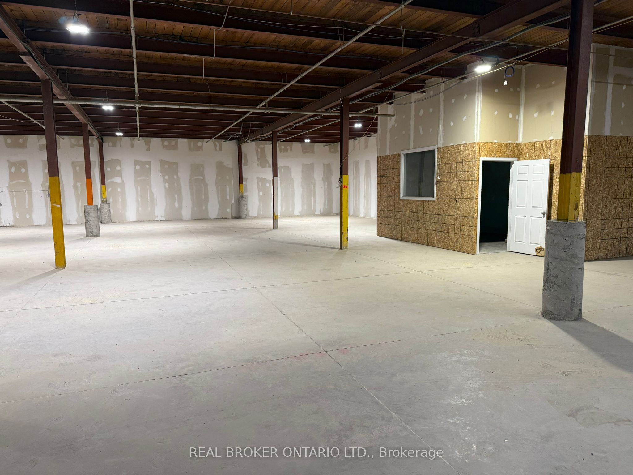 5900 Thorold Stone Rd Property Photo 2