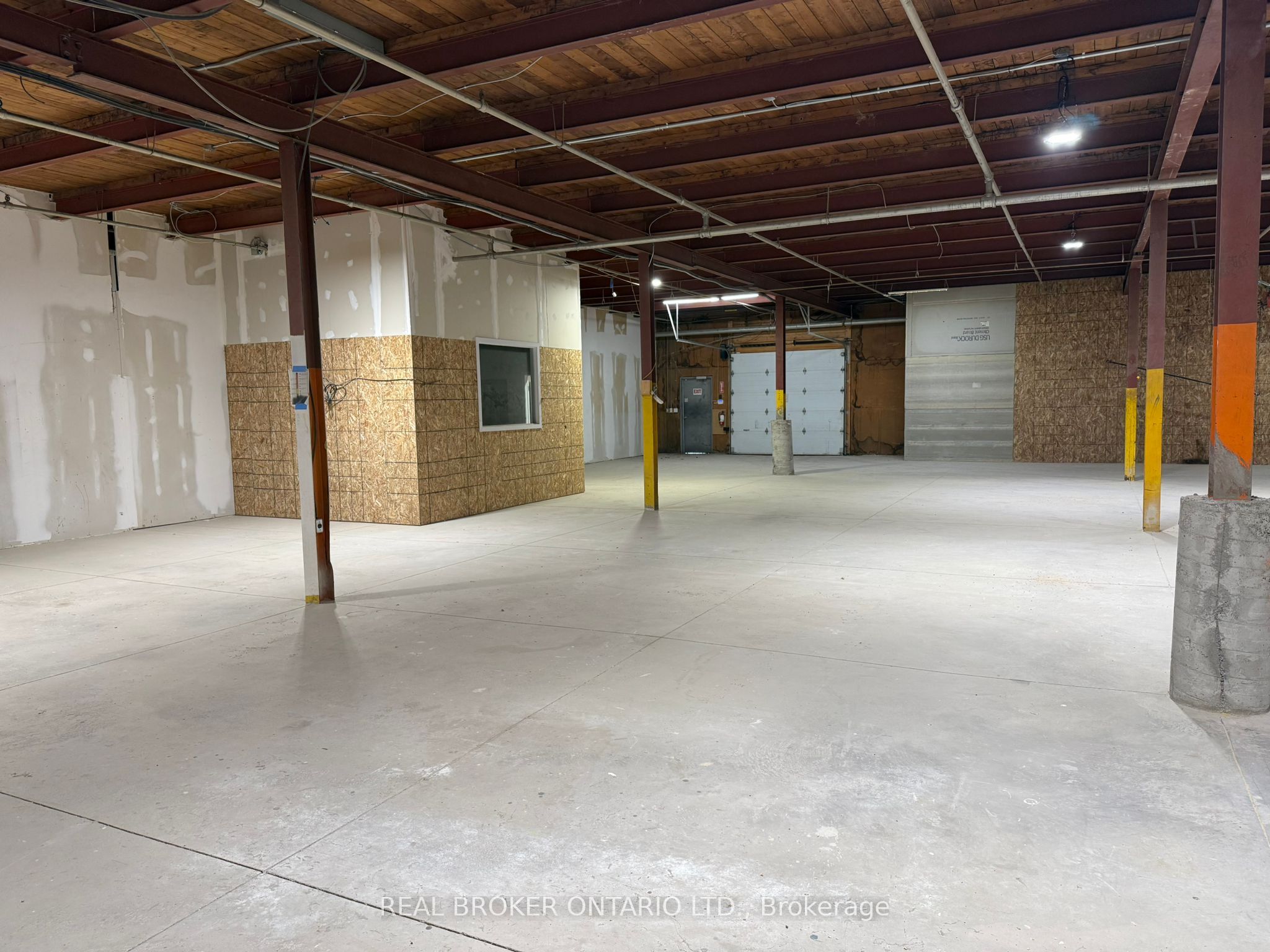 5900 Thorold Stone Rd Property Photo 3