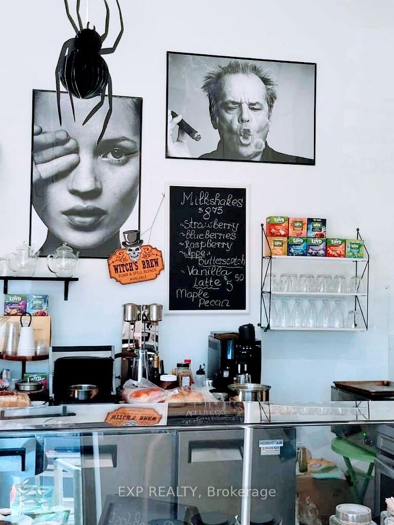 3392 Wonderland Road S Property Photo 4