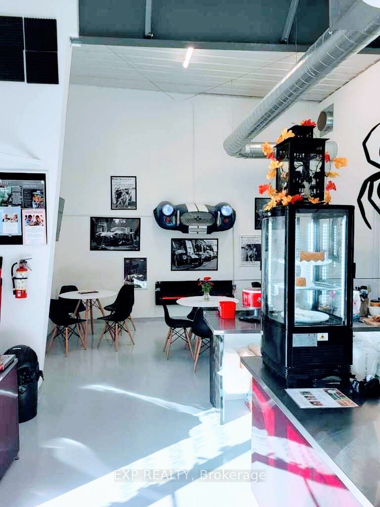 3392 Wonderland Road S Property Photo 5