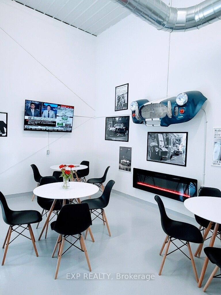 3392 Wonderland Road S Property Photo 7