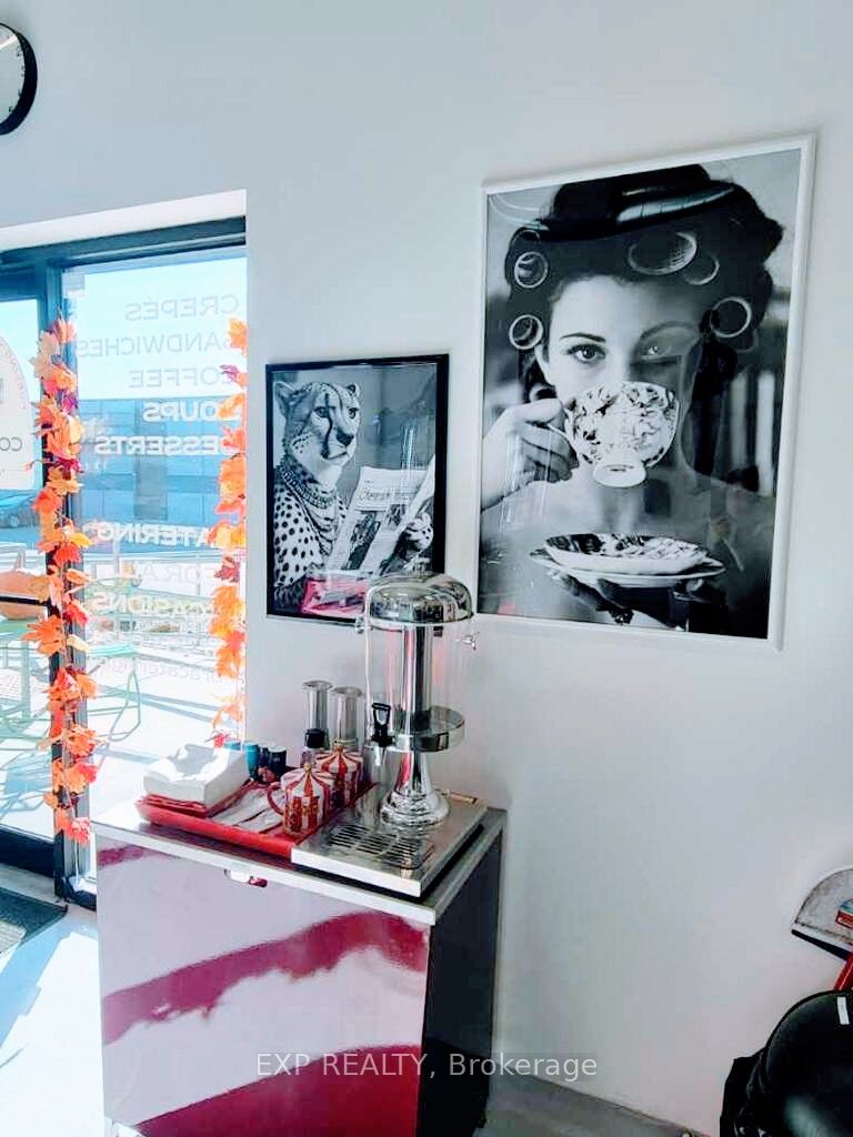 3392 Wonderland Road S Property Photo 8