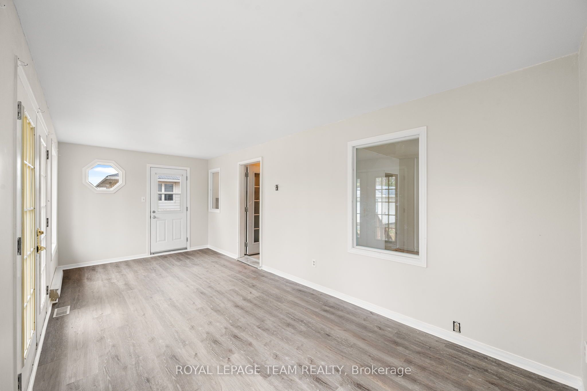 266 Daniel St S Property Photo 22