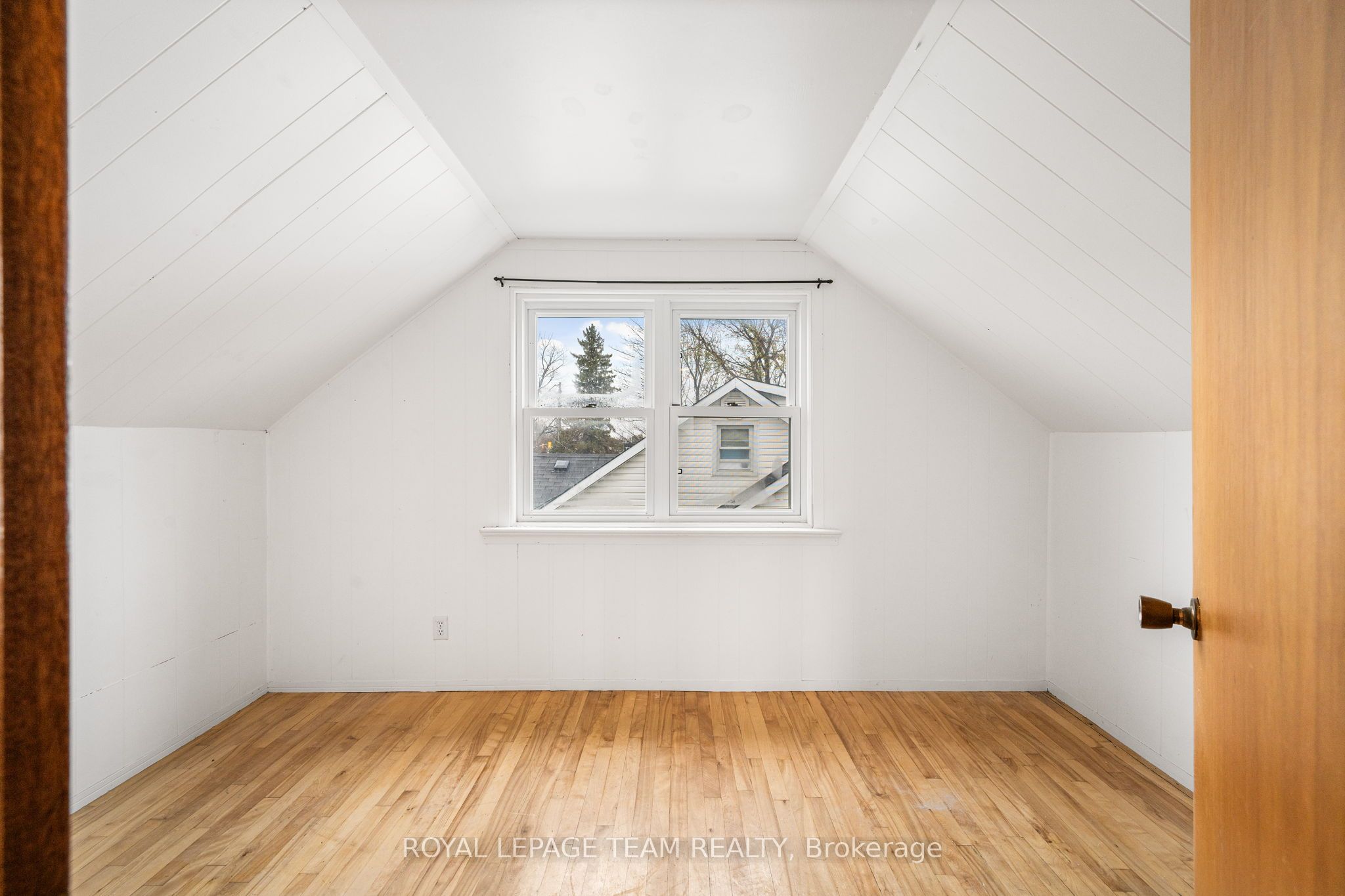 266 Daniel St S Property Photo 27