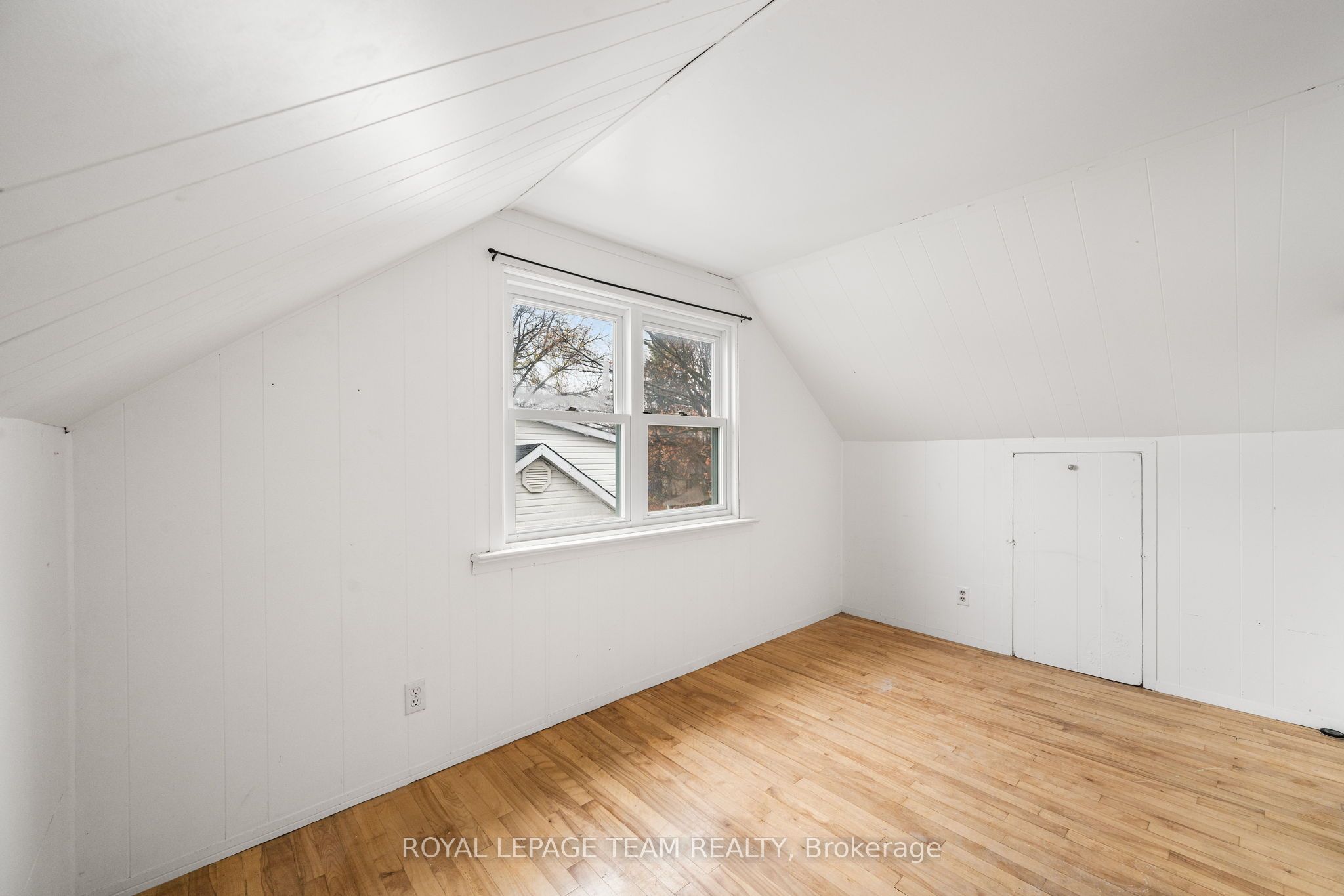 266 Daniel St S Property Photo 28