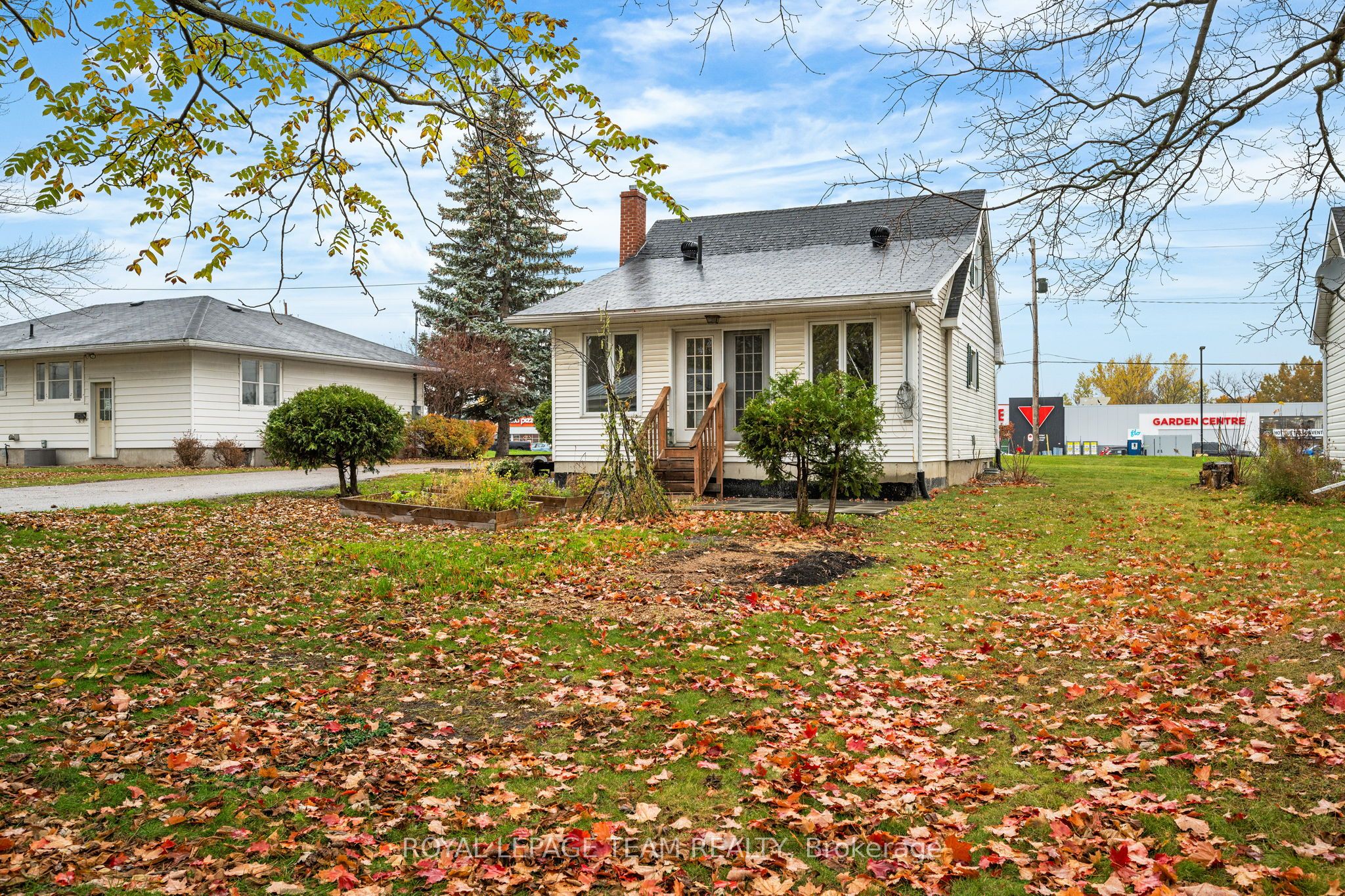 266 Daniel St S Property Photo 36