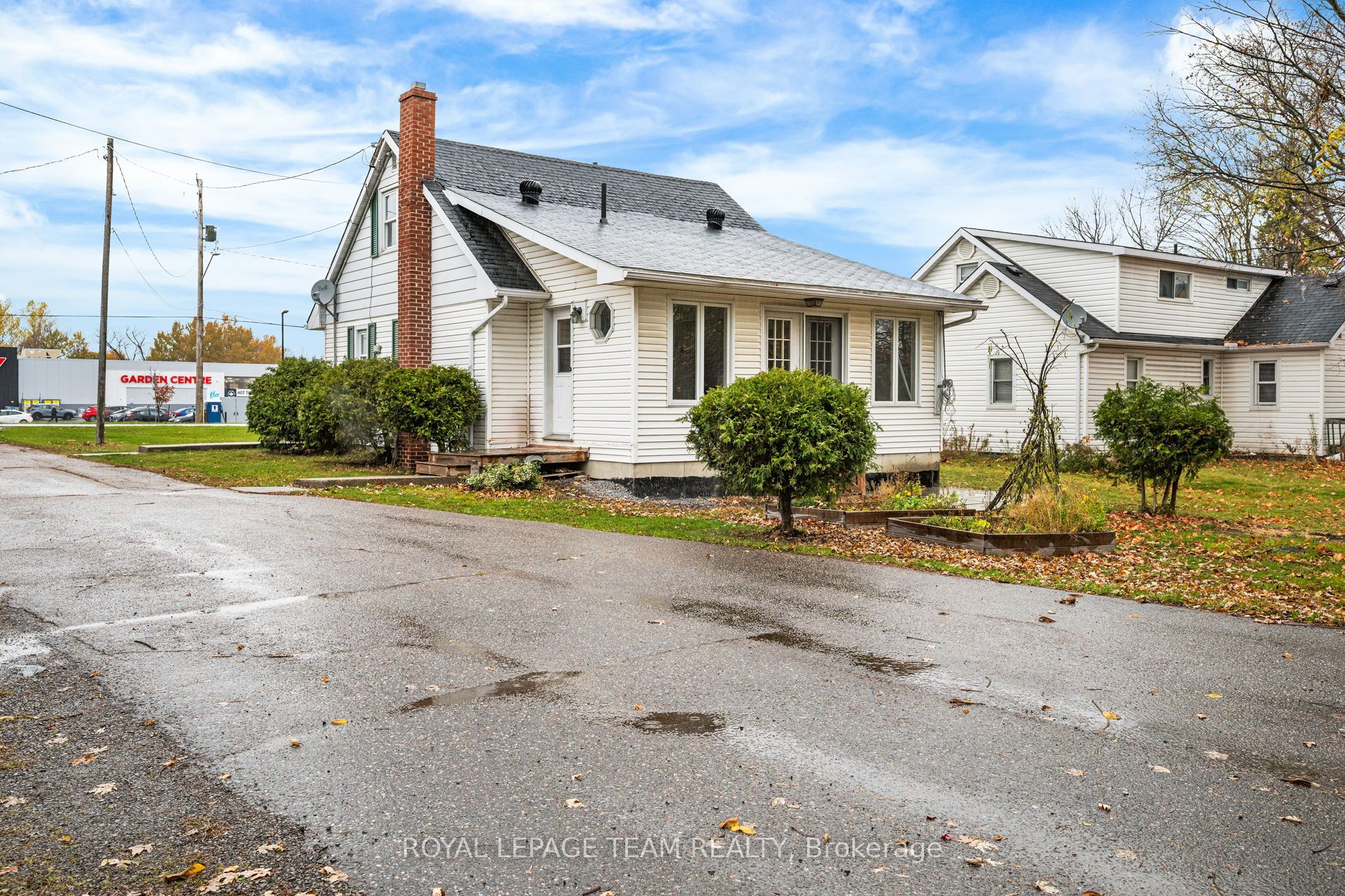 266 Daniel St S Property Photo 38